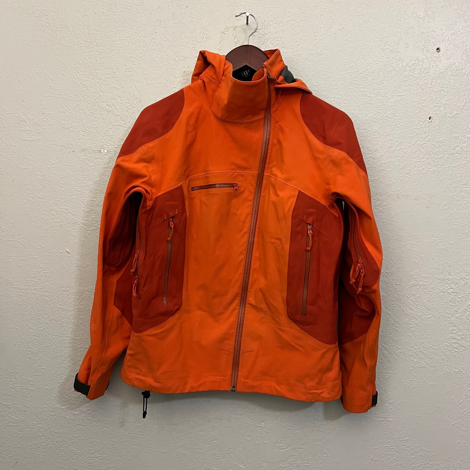 Arc'teryx Arc’teryx Women’s M Ski Shell Jacket RECCO Avalanche Orange Size M / US 6-8 / IT 42-44 - 1 Thumbnail