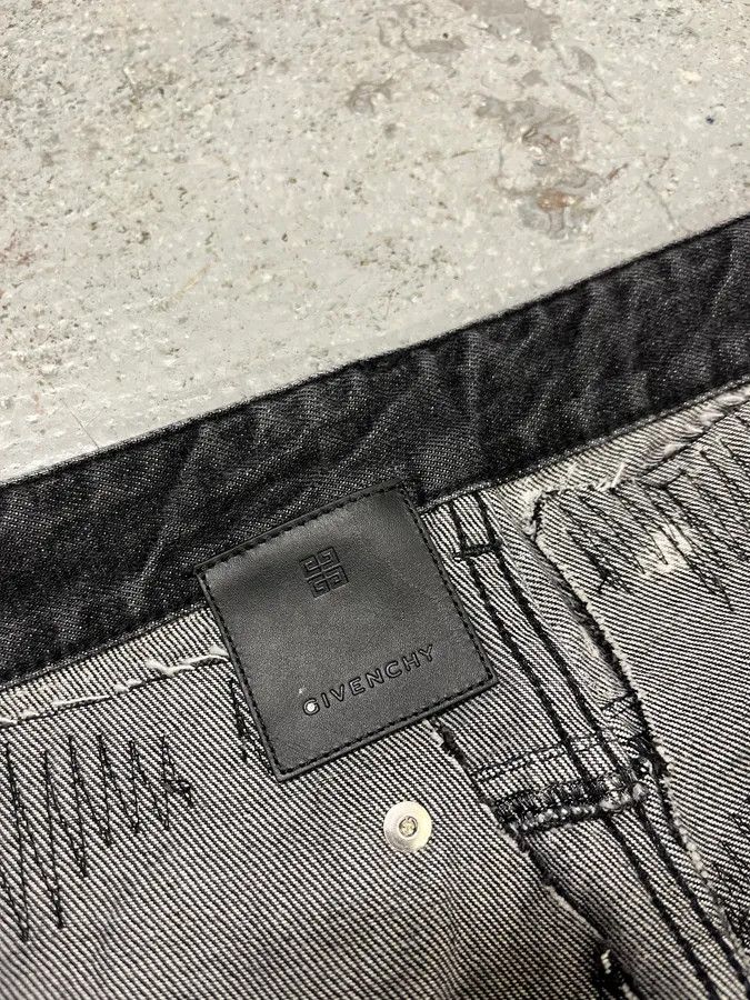 Givenchy × Vintage AW2022 Givenchy Distressed Monochrome Slim Jeans Size US 32 / EU 48 - 7 Thumbnail