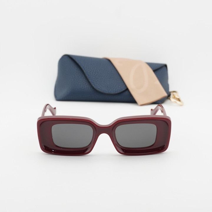 Loewe Loewe LW40101I 66A Sunglasses Shiny Burgundy/Gold Rectangle Size ONE SIZE - 11 Thumbnail