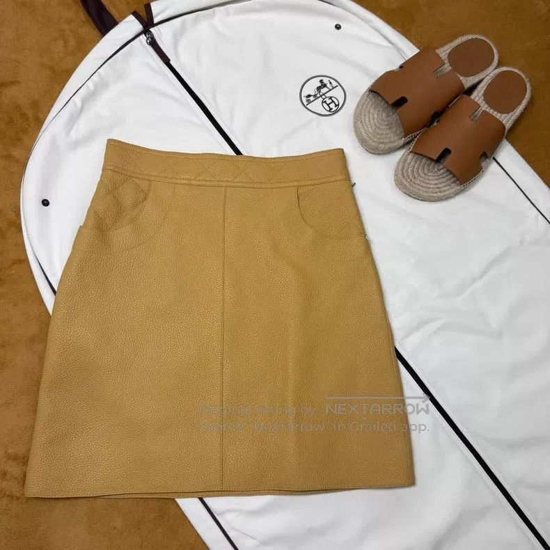 Hermes Hermes Ginger Yellow Deer Skin Short Skirt Size 42" / US 20 - 1 Thumbnail