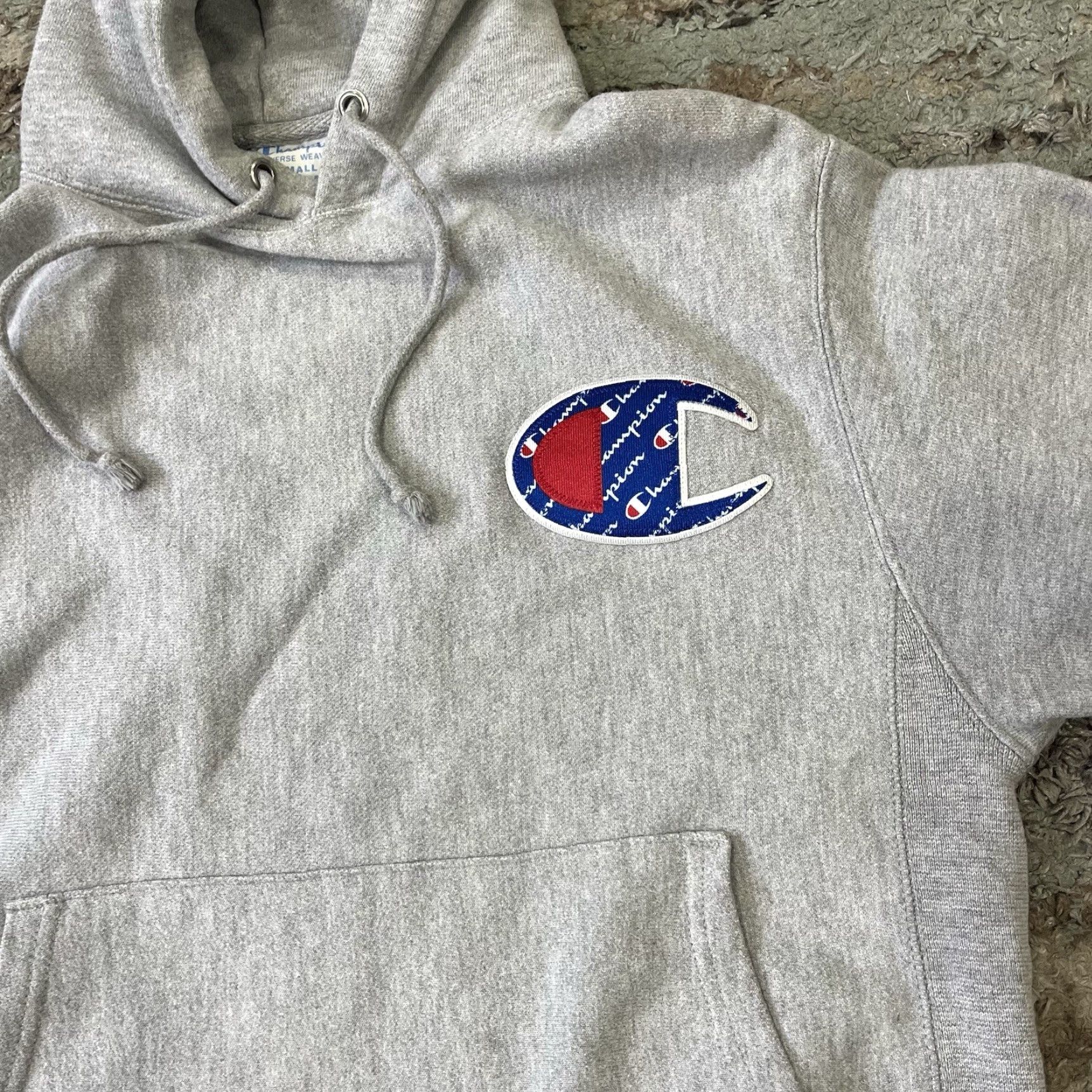 Champion VINTAGE Champion Hoodie Sweatshirt Small Gray Reverse Weave Embroidered Logo College Sports 80s 90s Mens Size US S / EU 44-46 / 1 - 2 Thumbnail