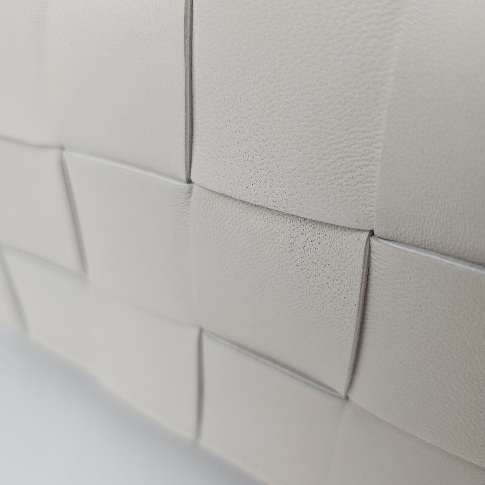 Bottega Veneta Bottega Veneta Small Cassette $2600 White/Gold Leather Shoul Size ONE SIZE - 5 Thumbnail