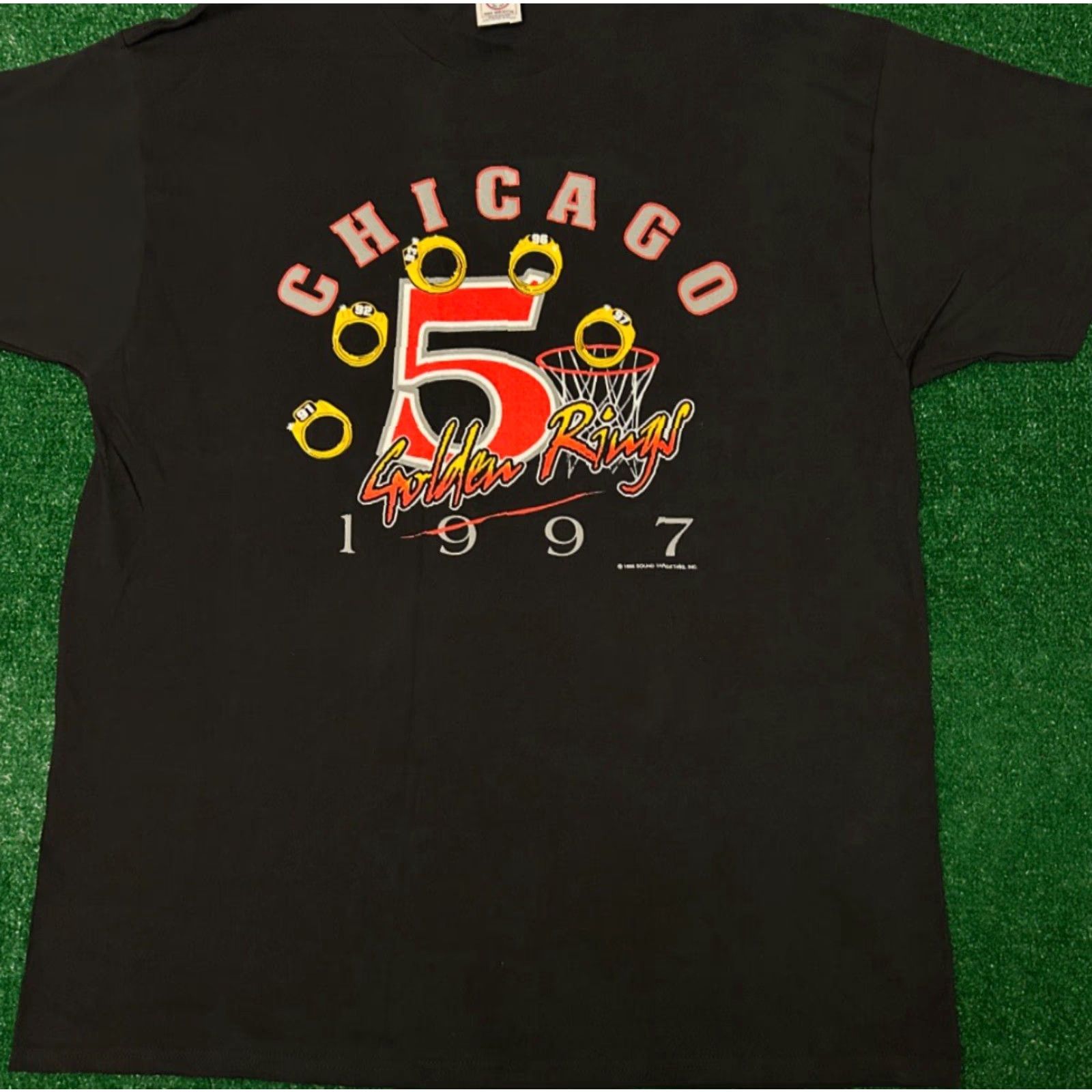 NBA VINTAGE Chicago Bulls 5 Golden Rings 1997 NBA Ring VTG Shirt Mens XL Black Short Sleeve T-Shirt Jordan Rodman Bulls 90s Sports Hip Hop Mens XL Size US XL / EU 56 / 4 - 3 Thumbnail