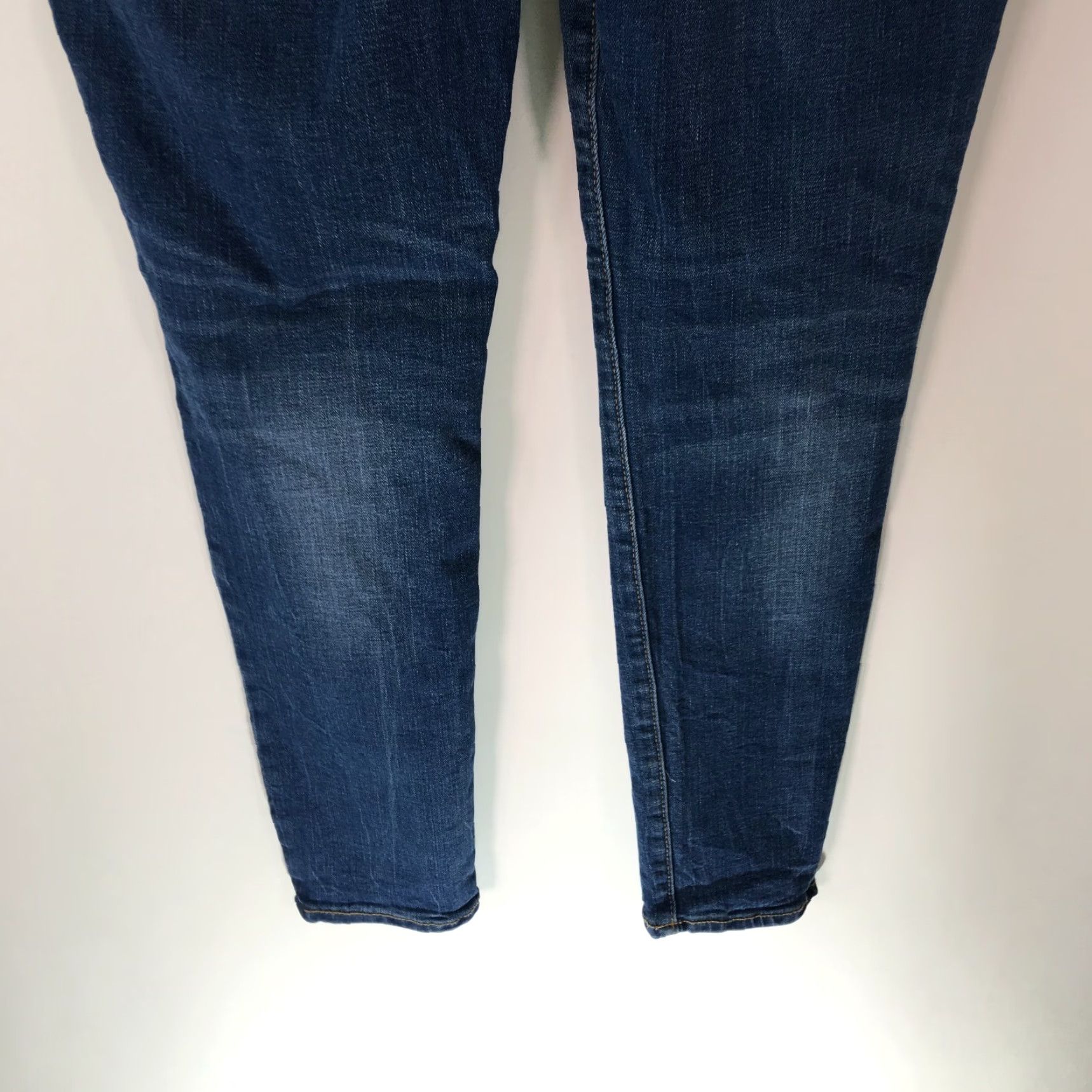 Old Navy Old Navy Rockstar Jeans Woman Distressed Ankle Blue Denim SZ 10 Regular Rise Low 30 In Inseam 29 in Belt Loops 5-Pocket Zipper Closure Jeans Size 32" / US 10 / IT 46 - 5 Thumbnail