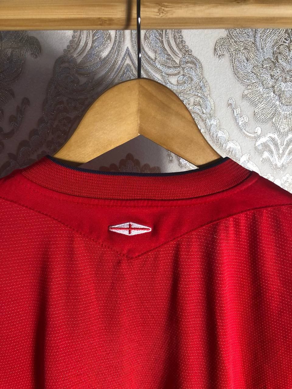 Umbro VINTAGE UMBRO ENGLAND RETRO SOCCER JERSEY MANCHESTER Y2K 90s Size US L / EU 52-54 / 3 - 8 Thumbnail