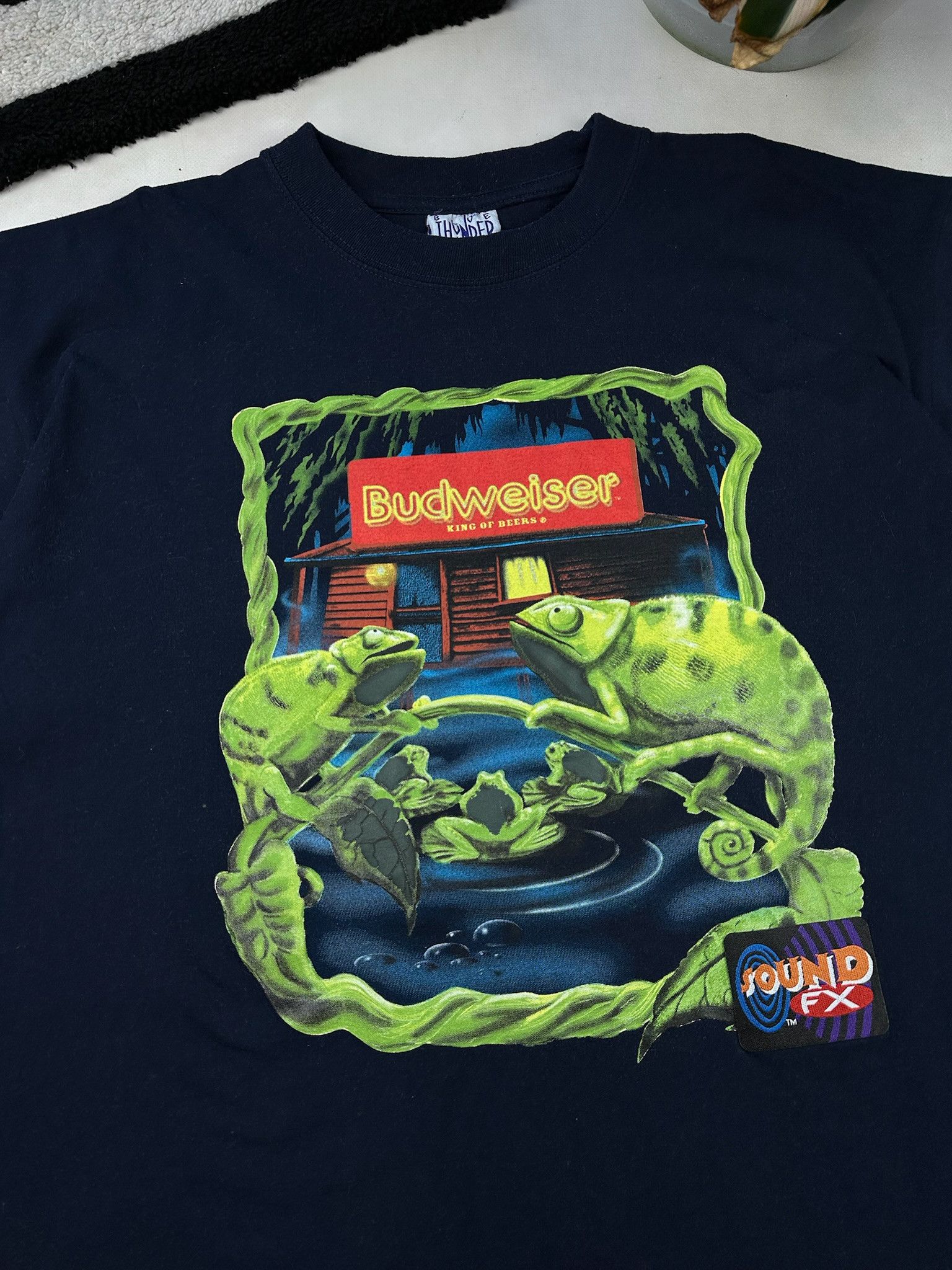 Vintage Vintage Rare Budweiser Beer T-Shirt 90’s heavy cotton Size US XL / EU 56 / 4 - 2 Thumbnail