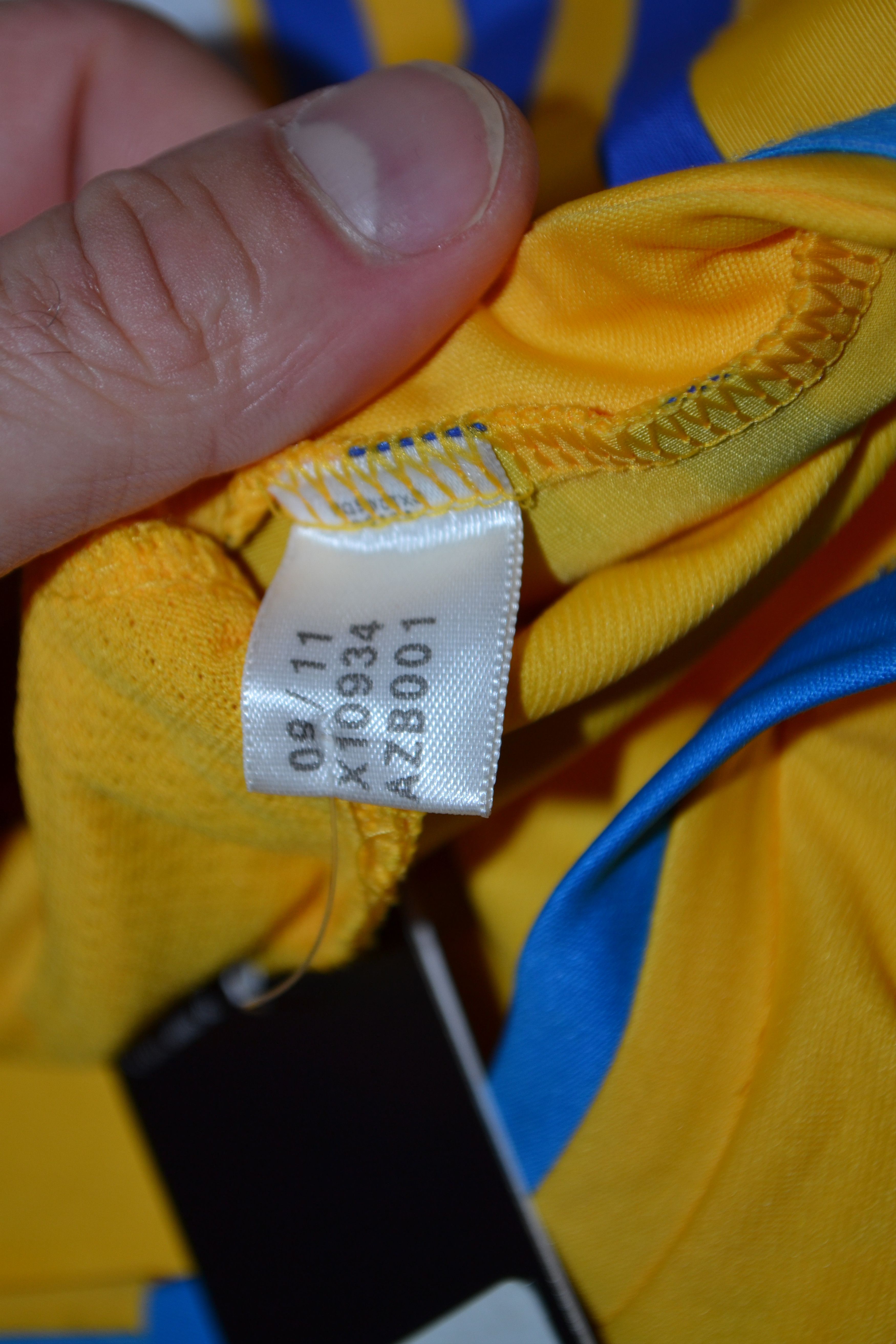 Adidas Ukraine 2012 Player Issue Home Kit Shirt Jersey Techfit Size US XL / EU 56 / 4 - 4 Thumbnail