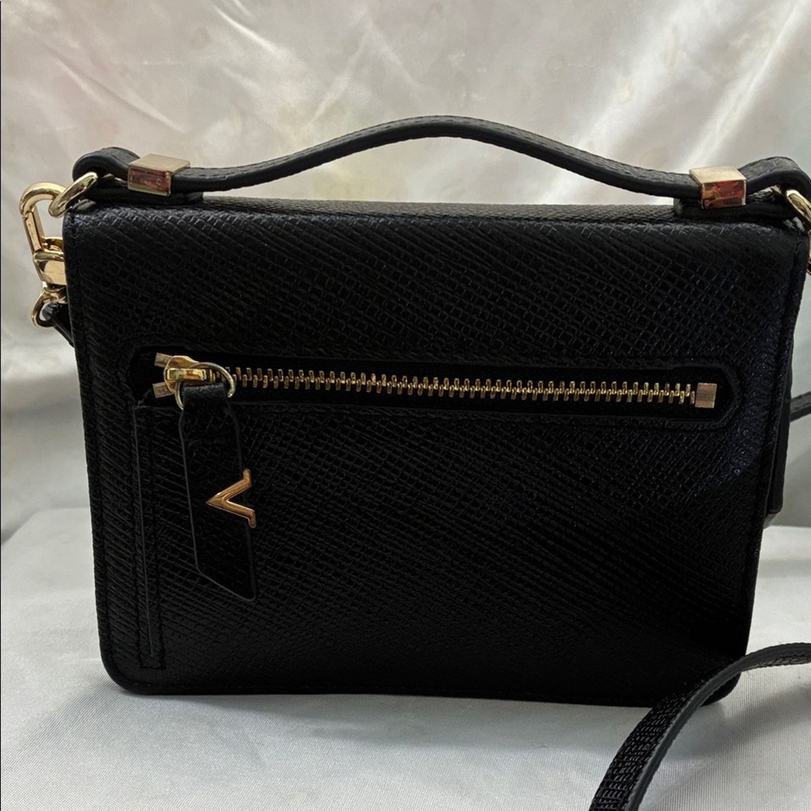 Vince Camuto Vince Camuto Textured Black Crossbody Wallet / Gold Accents Size ONE SIZE - 5 Thumbnail