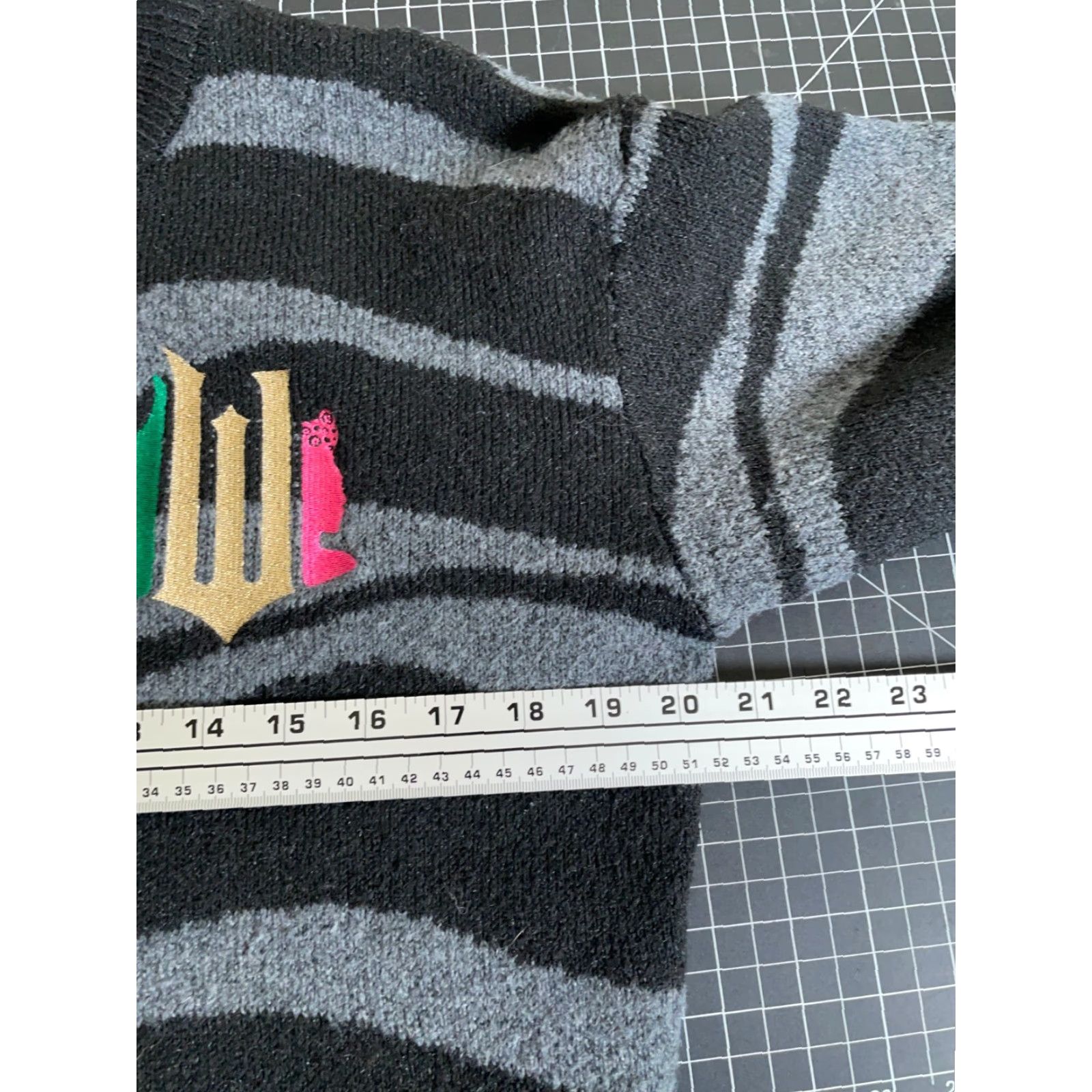 Vintage Wicked Cardigan Zebra Pattern Women's Medium Gray Black V-Neck Long Sleeve Knit Sweater Size M / US 6-8 / IT 42-44 - 5 Thumbnail