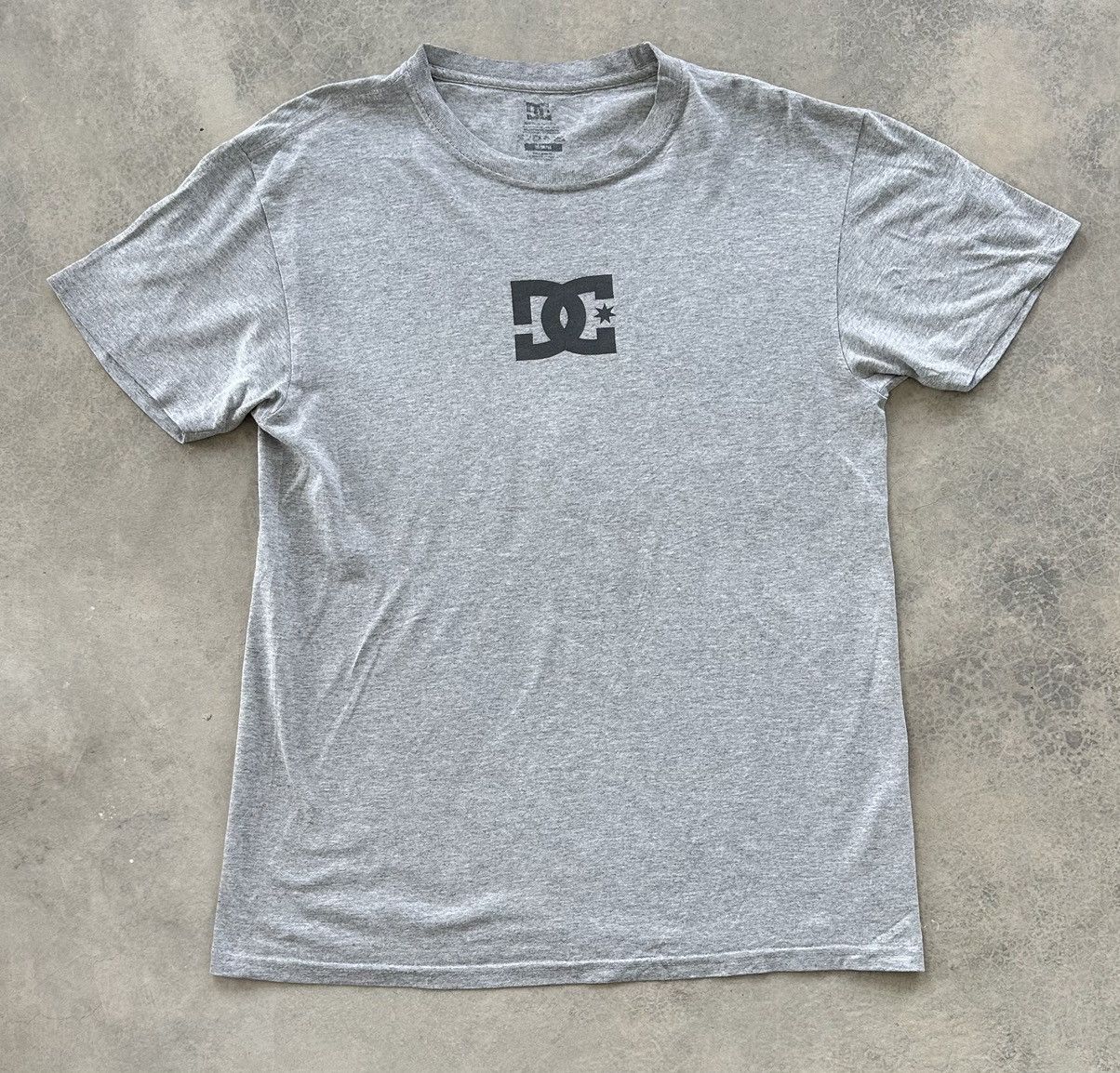DC × Vintage VINTAGE DC SHOES SKATE TEE Size US M / EU 48-50 / 2 - 1 Thumbnail