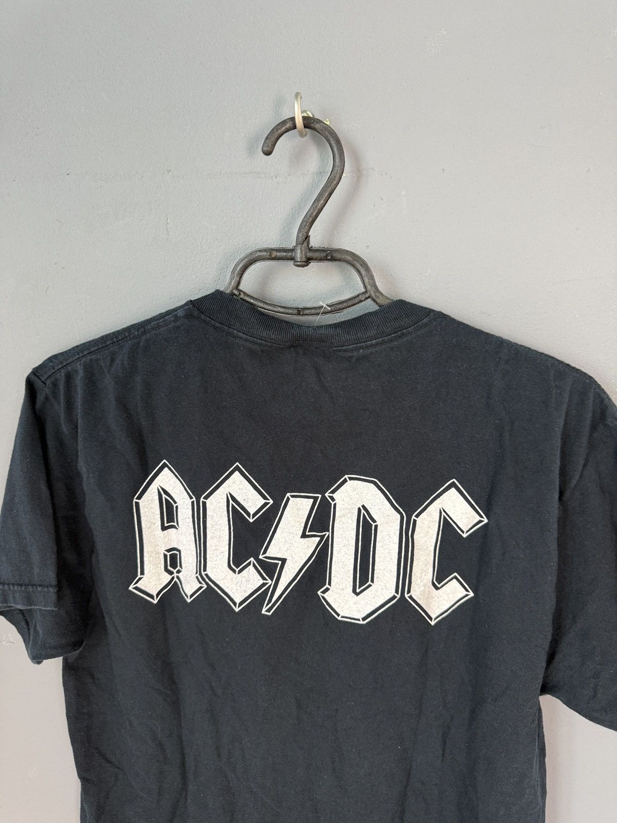 AC/DC Vintage Distressed 2005 ACDC band tee Size US M / EU 48-50 / 2 - 6 Thumbnail