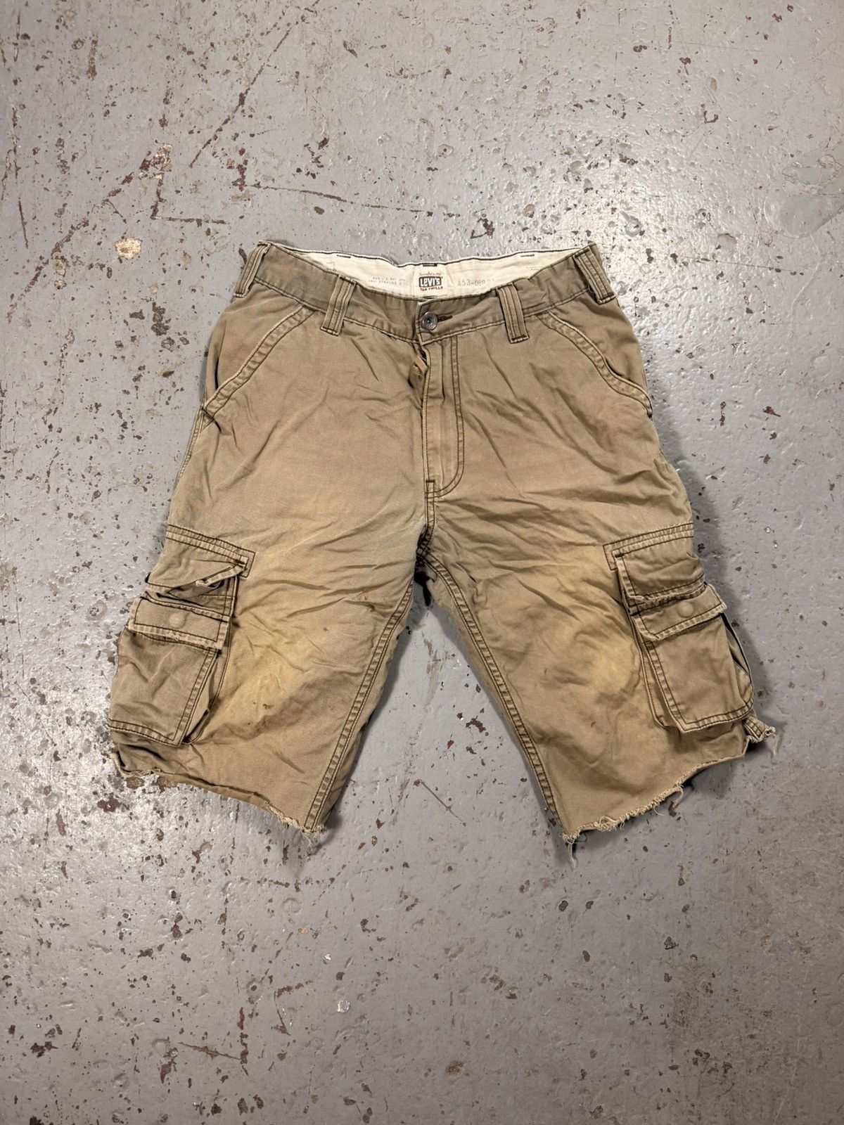 Levi's Vintage Sun Faded Levi’s Cargo Shorts Distressed Size US 32 / EU 48 - 1 Thumbnail