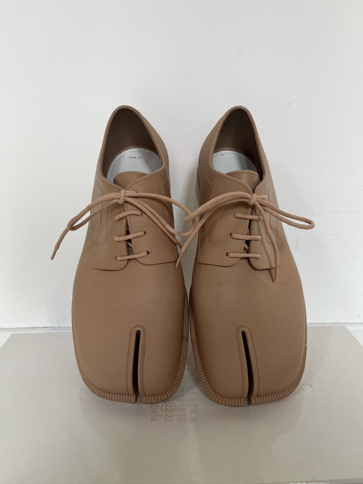 Maison Margiela Maison Margiela Rubber Tabi Size US 9 / EU 42 - 1 Thumbnail