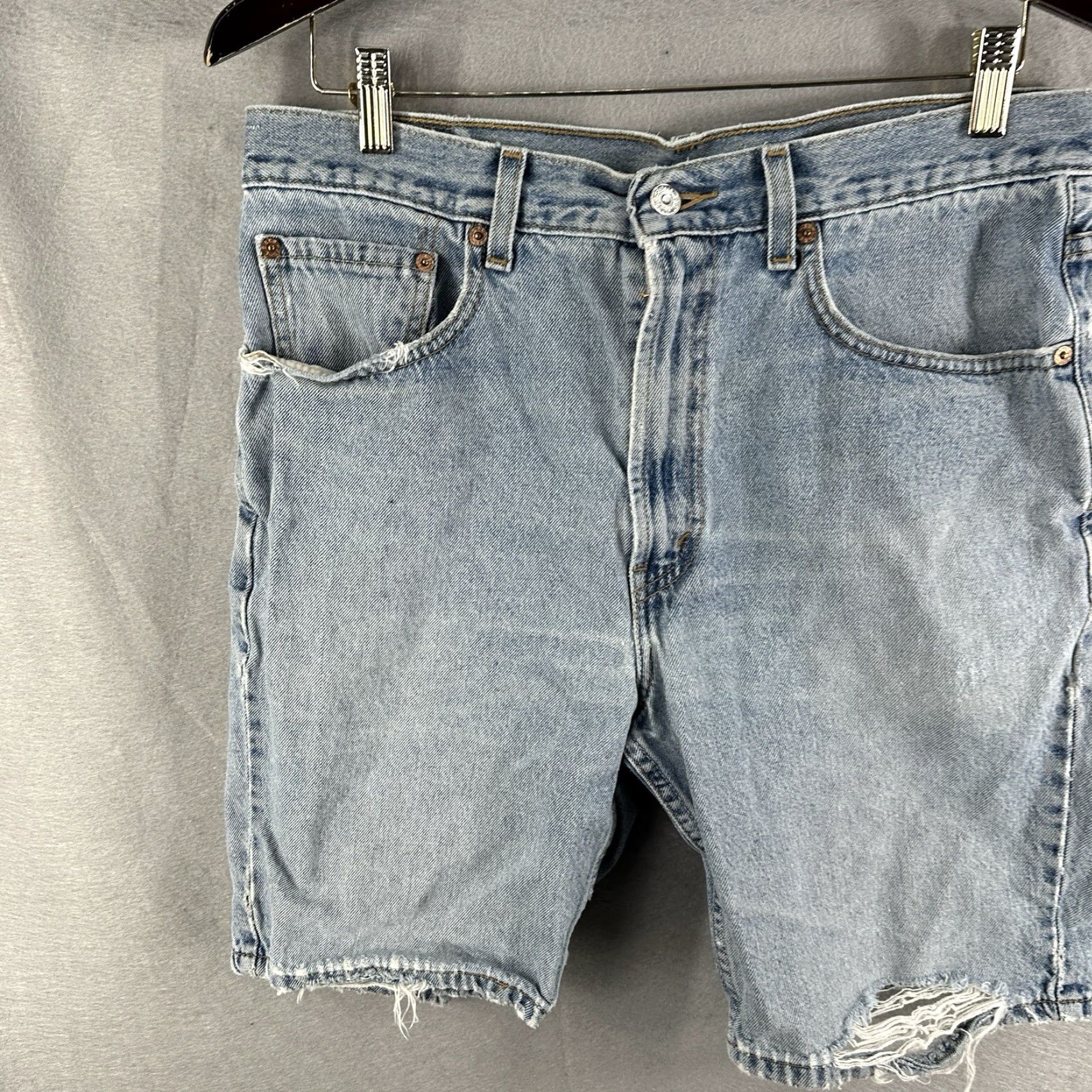 Levi's VINTAGE Levi's 505 Denim Jean Shorts Mens 34 Light Blue Regular Fit Y2K 2004 Summer Jorts Size US 34 / EU 50 - 4 Thumbnail