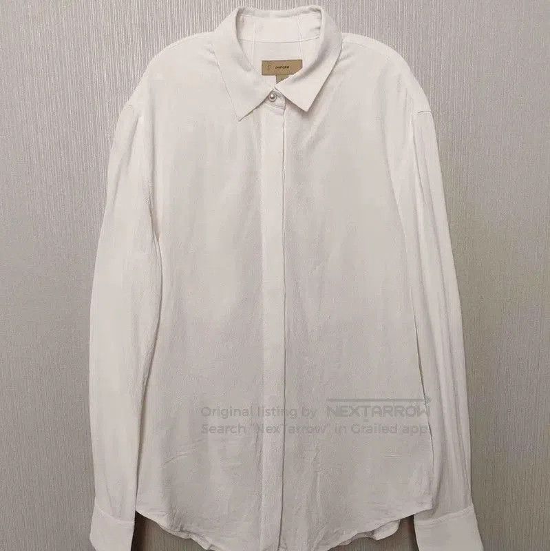 Burberry Burberry Women's Silk Shirt in Ivory. Size XS / US 0-2 / IT 36-38 - 1 Thumbnail