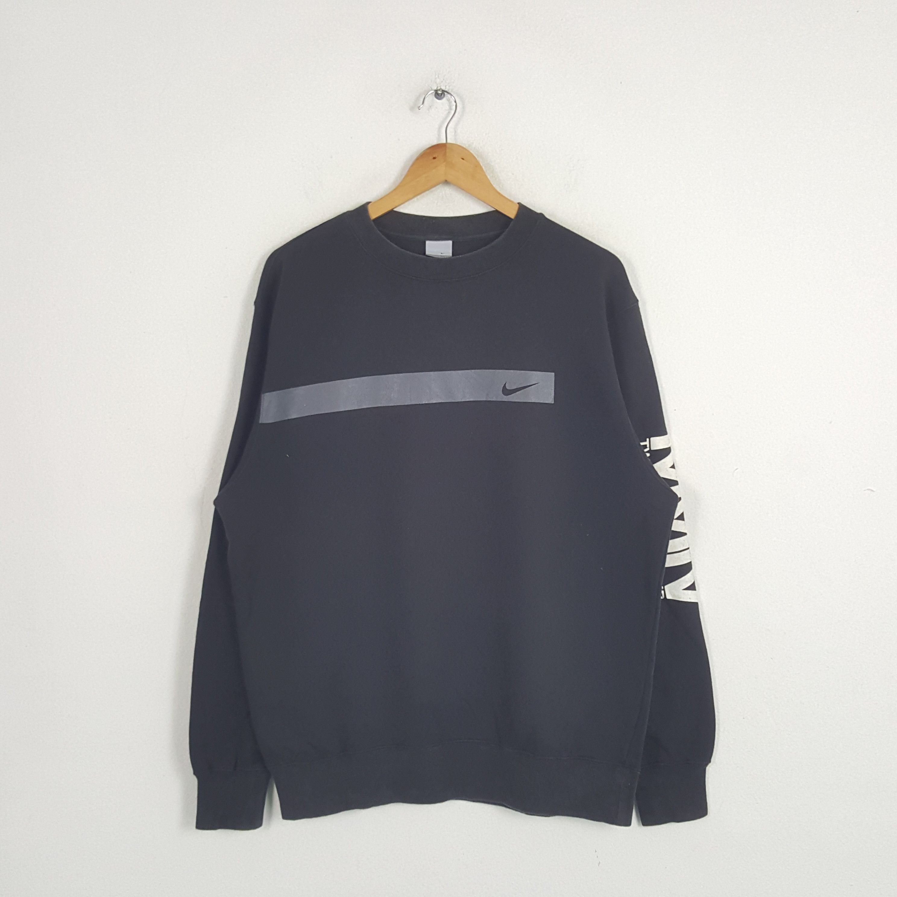 Nike × Vintage Vintage NIKE MMIV Twothousandfour Sport Style Sweatshirt Size US L / EU 52-54 / 3 - 1 Thumbnail