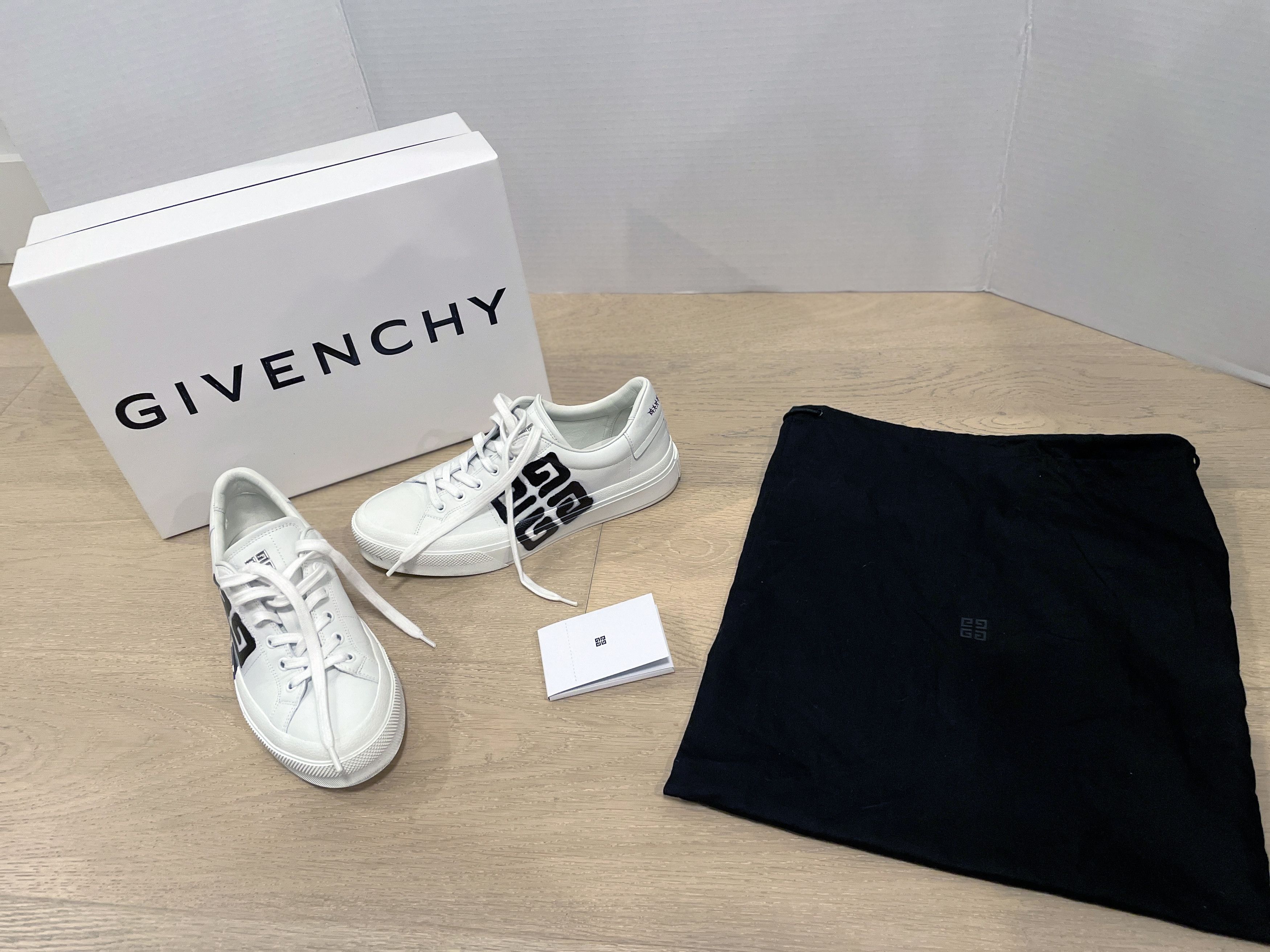 Givenchy Givenchy City Sport Sneakers in Leather with Tag *Authentic ...