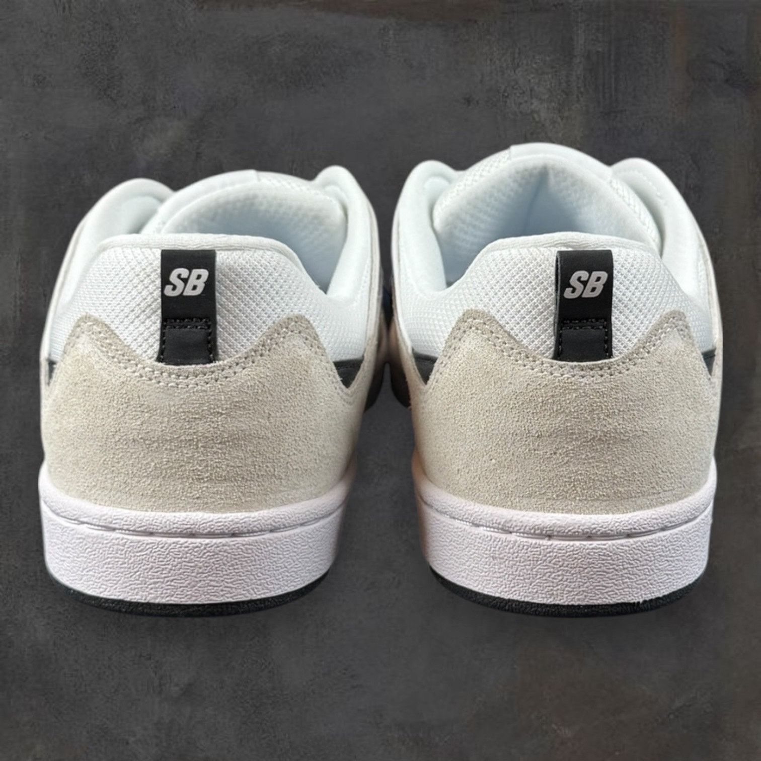 Nike Nike SB Alleyoop White/Black Size 12 CJ0882-100 NIB Size US 12 / EU 45 - 8 Thumbnail