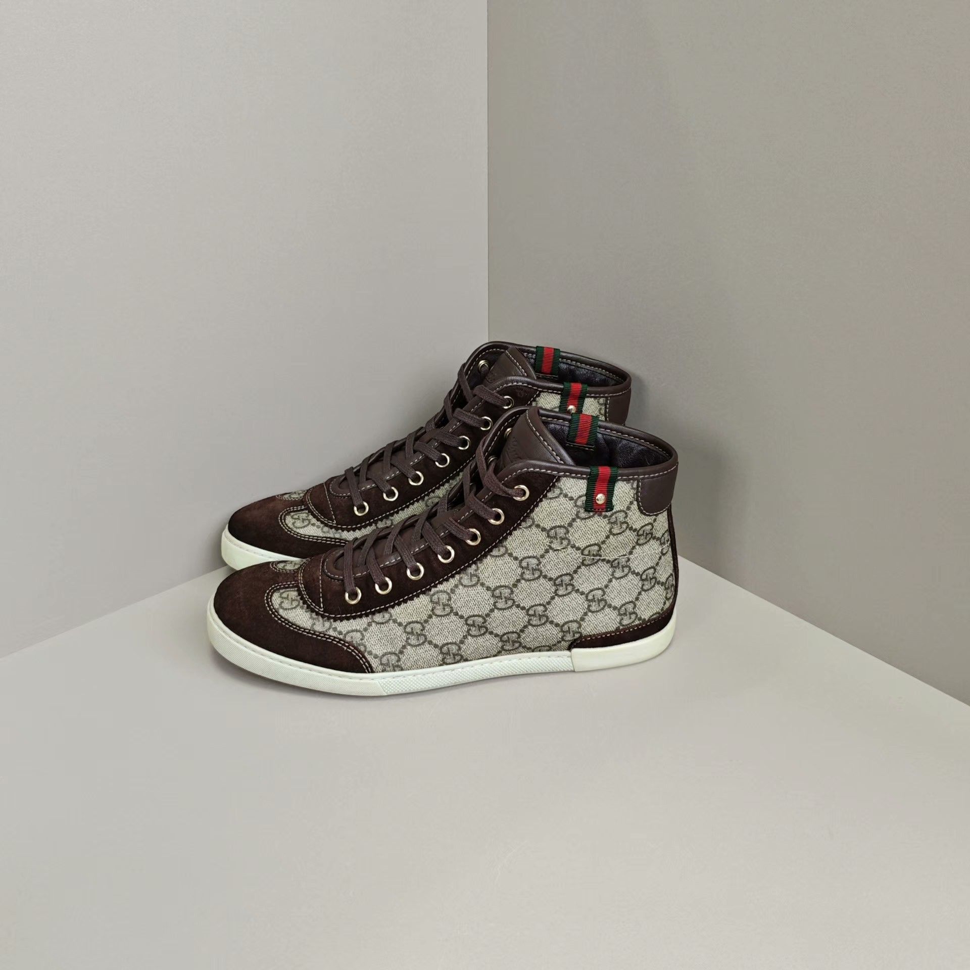 Gucci Gucci Hitop Sneakers us_6 Women Size US 6 / IT 36 - 1 Thumbnail