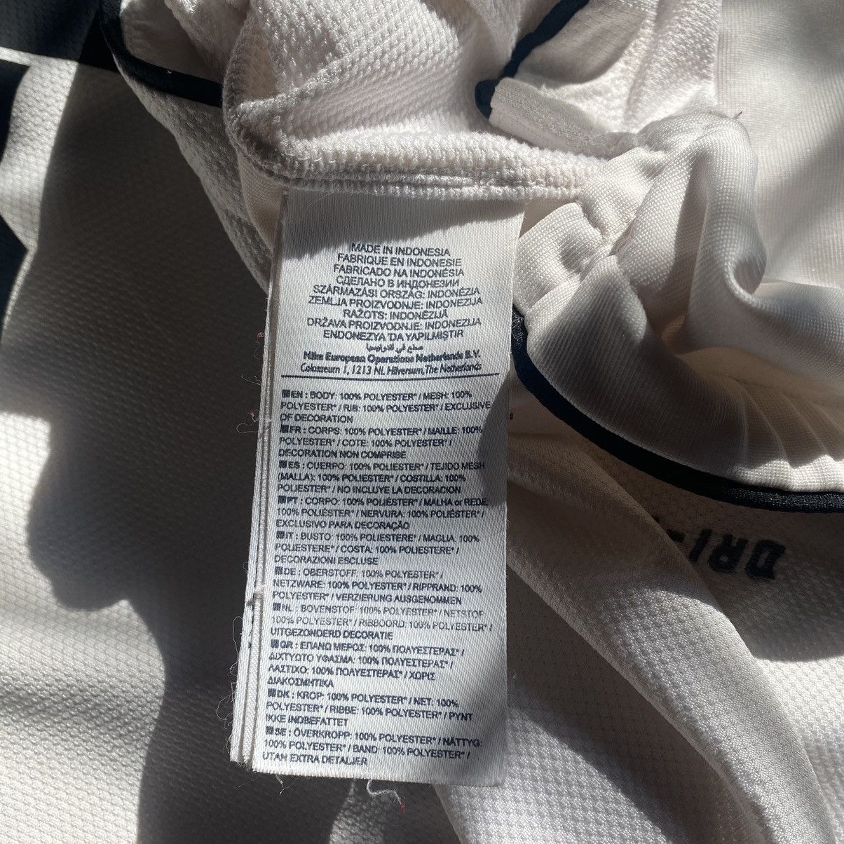 Nike Manchester United Chicharito 2010 11 away CL jersey Size US S / EU 44-46 / 1 - 5 Thumbnail