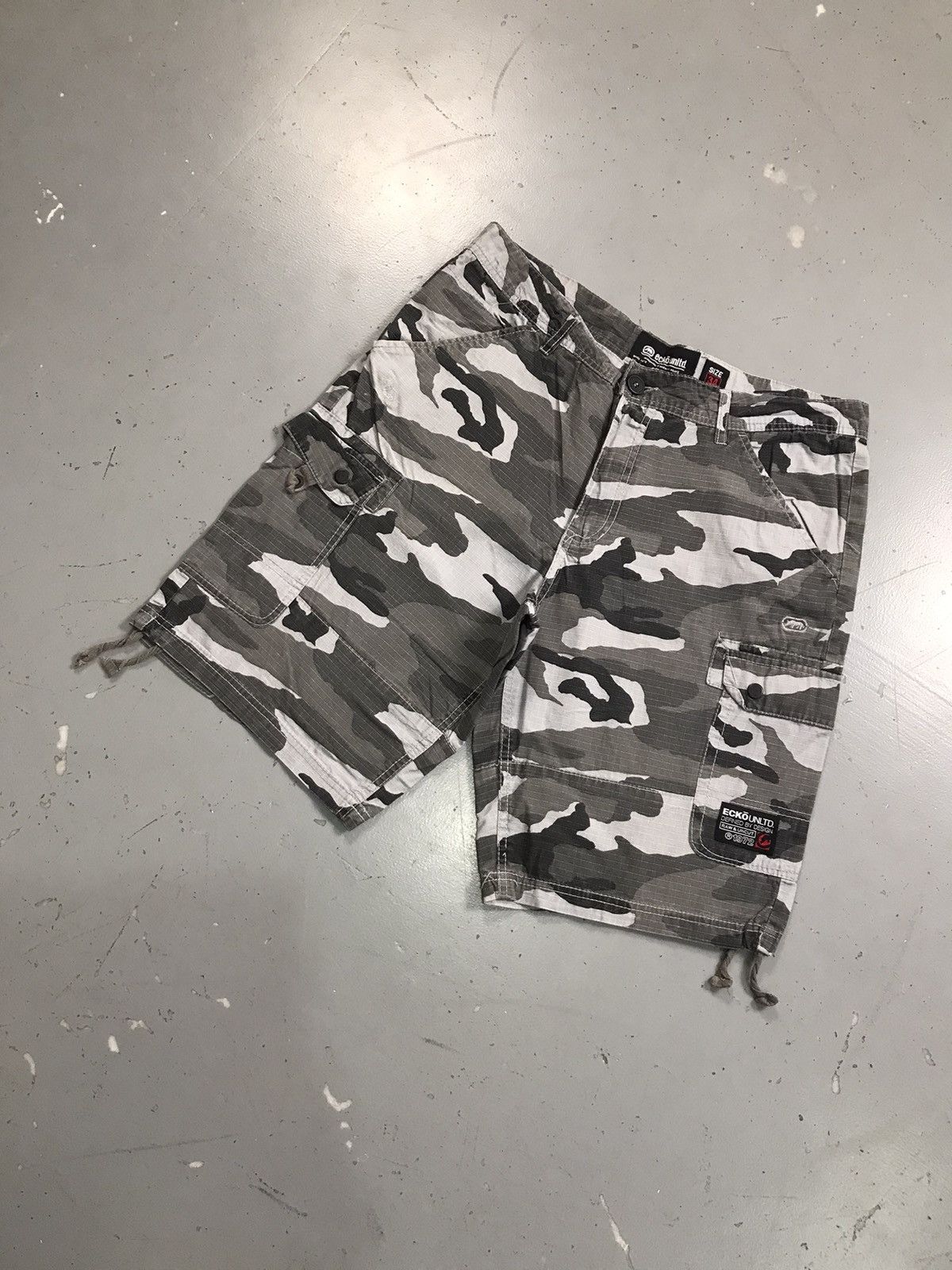Ecko Unltd. Rare vintage Ecko UNLTD camo cargo denim short Size US 36 / EU 52 - 3 Thumbnail