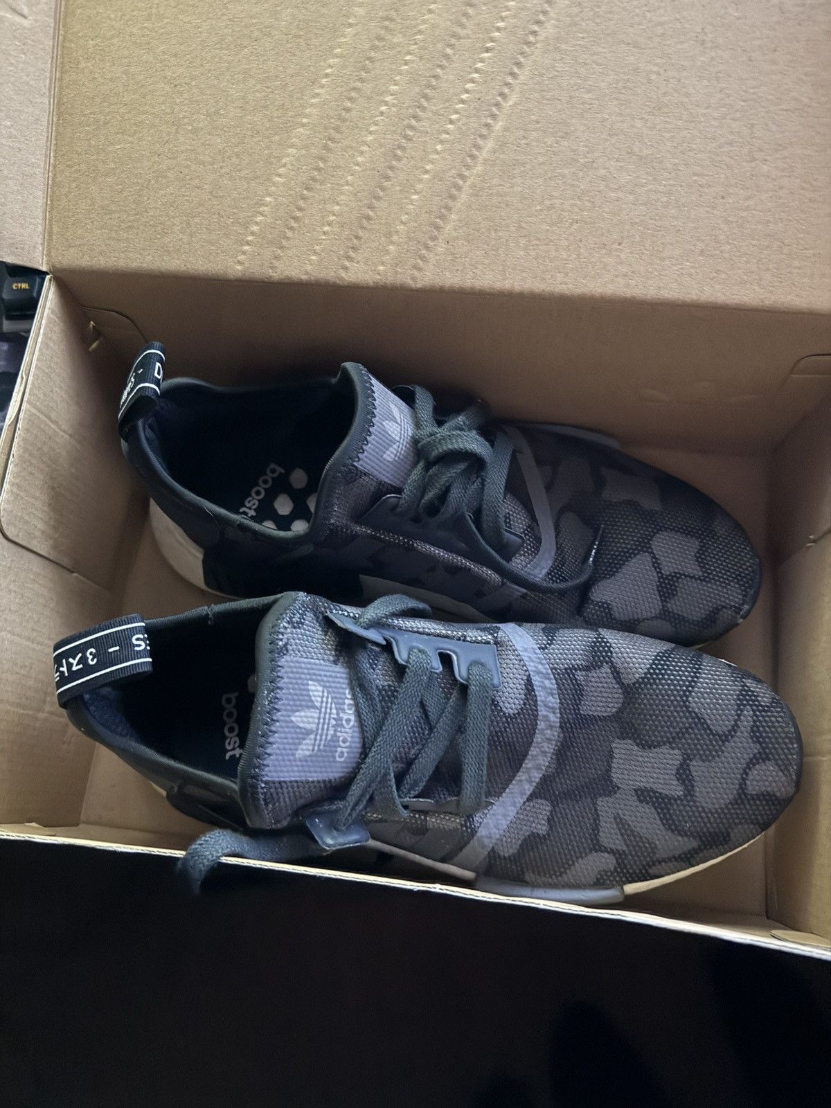 Adidas Adidas NMD R1 Black Camo Size US 7 / EU 40 - 10 Thumbnail