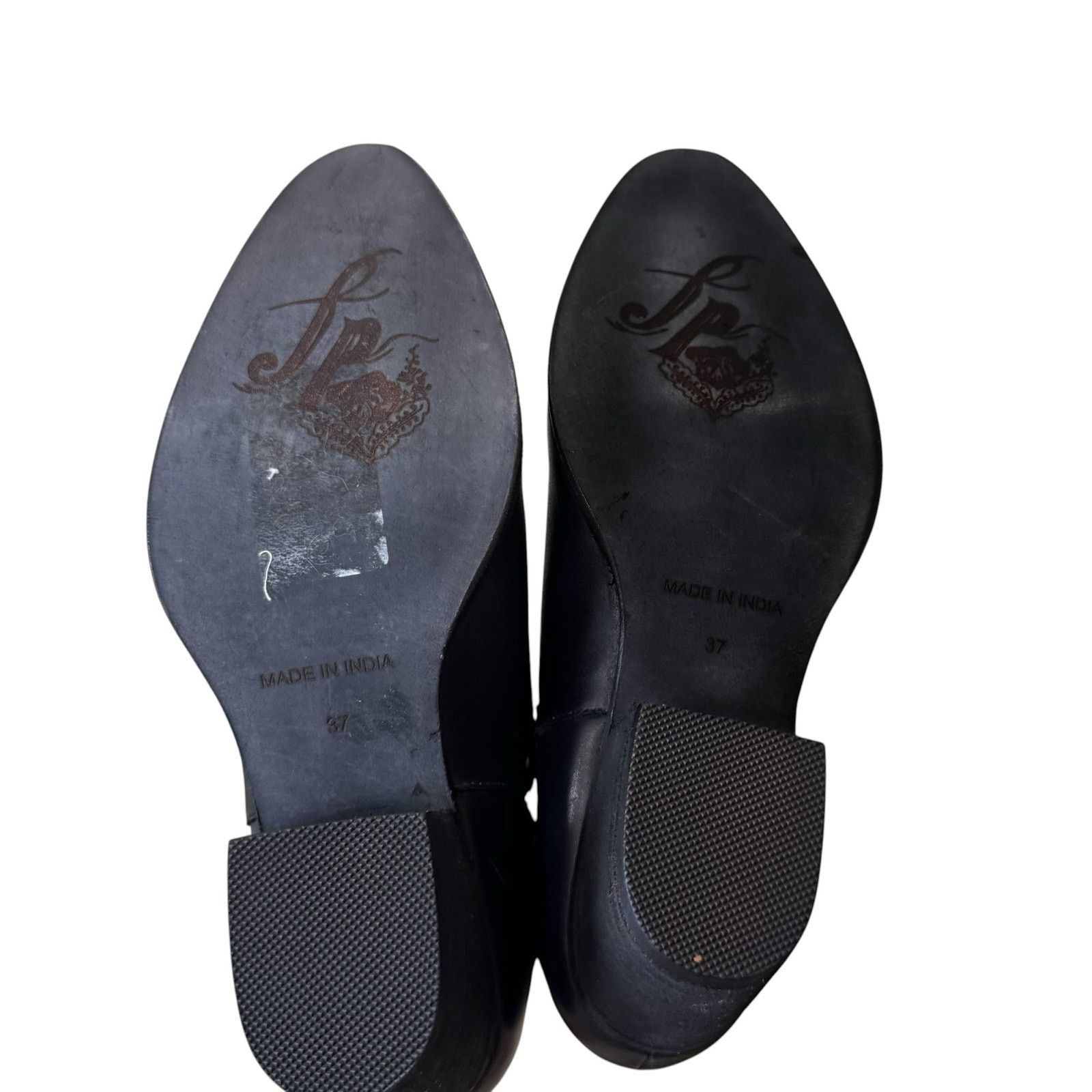 Free People FREE PEOPLE Studded Charm Double V Ankle Boots Size 37/6.5 Size US 6.5 / IT 36.5 - 4 Thumbnail