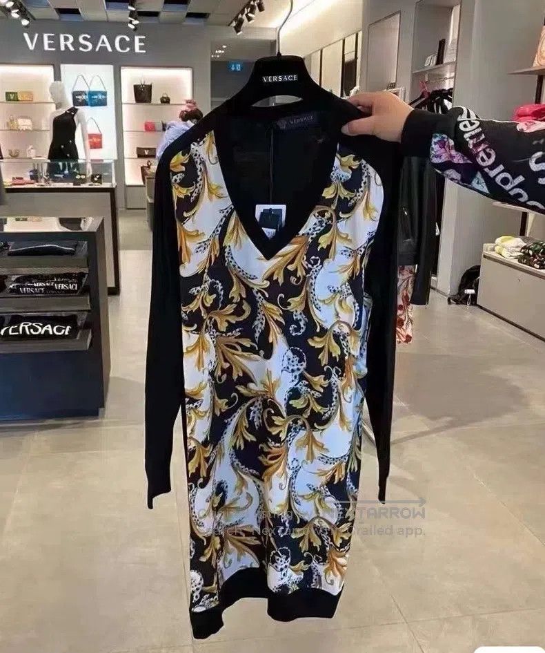 Versace Versace Classic baroque skirt Size L / US 10 / IT 46 - 2 Thumbnail