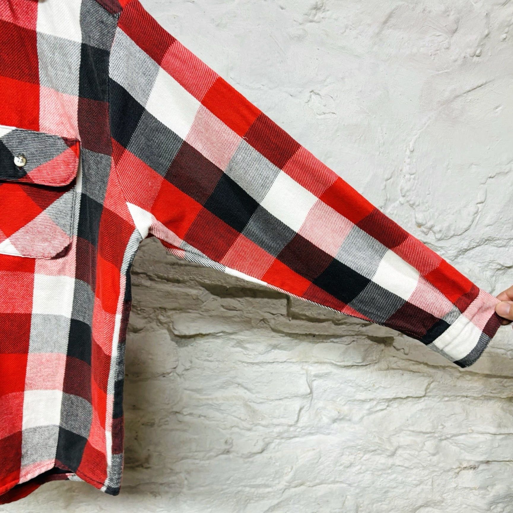 VINTAGE Five Brothers Shirt Mens M Red Buffalo Plaid Flannel Made USA Button-Up Pocketed Long Sleeve