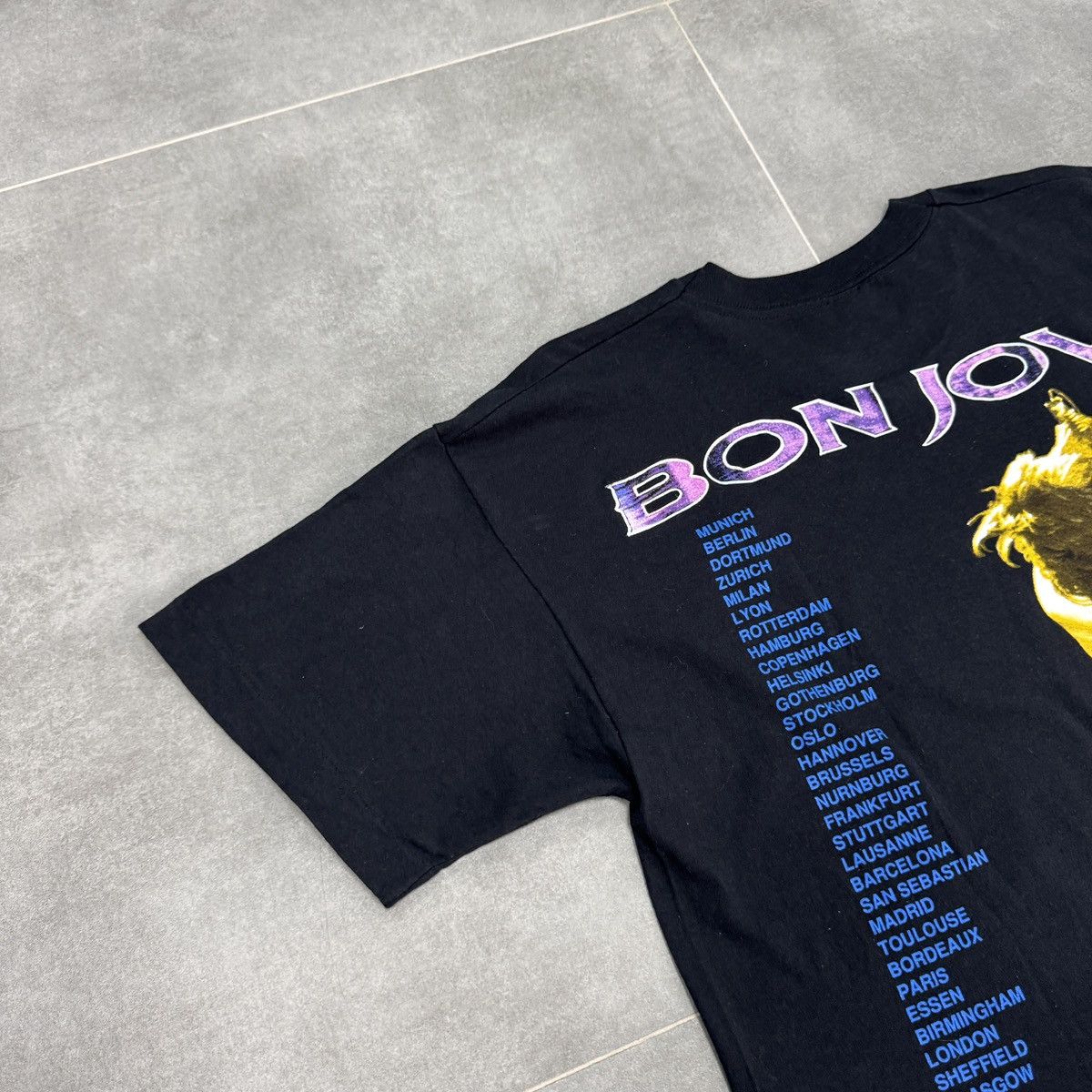 Bon Jovi Vintage Bon Jovi Screen Stars World Tour 1993 T-Shirt Size L Size US L / EU 52-54 / 3 - 15 Thumbnail