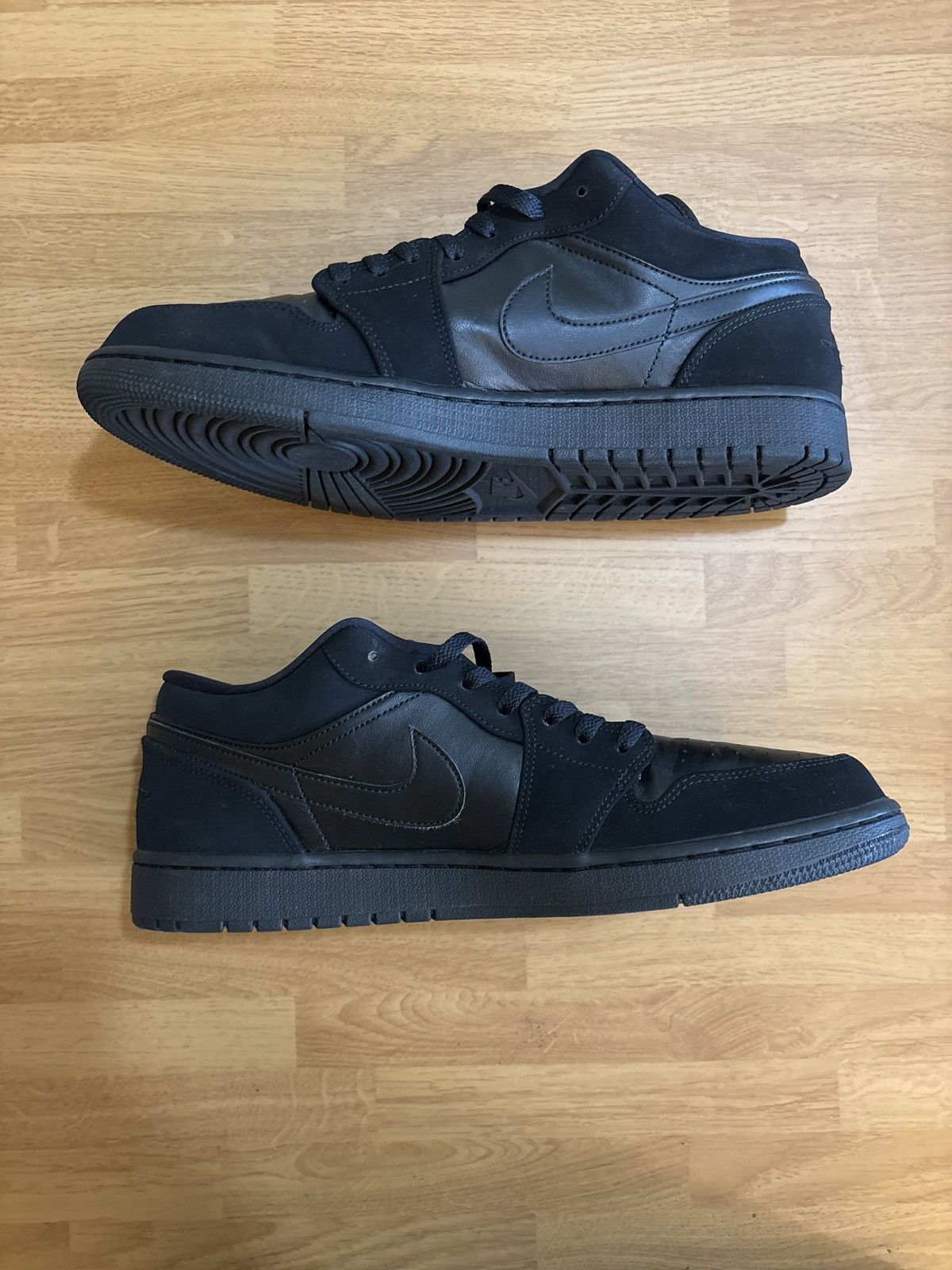 Jordan Brand × Nike Jordan 1 Retro Low Triple Black Size US 13 / EU 46 - 2 Thumbnail