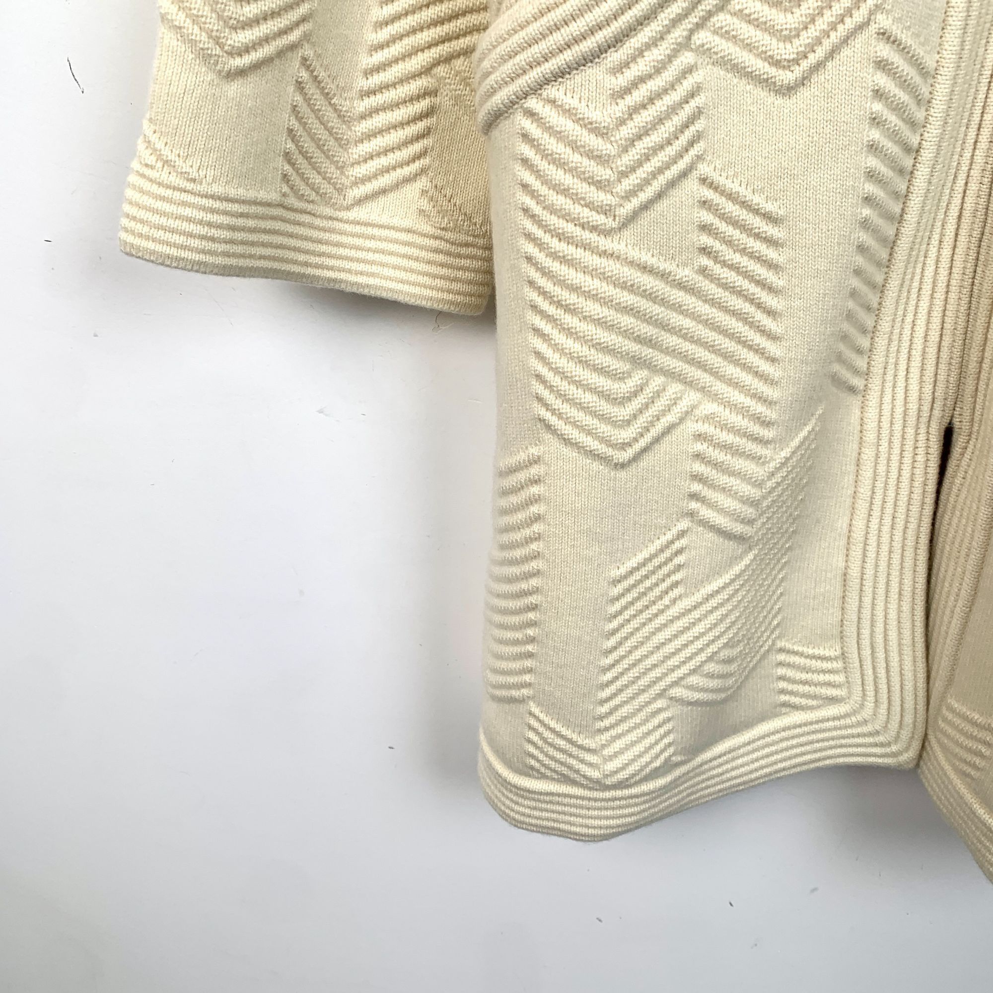 Hermes Hermès Cream Virgin Wool Zipper Knit Coat - Diamond Patterne Size XXS / US 00 / IT 34 - 3 Thumbnail