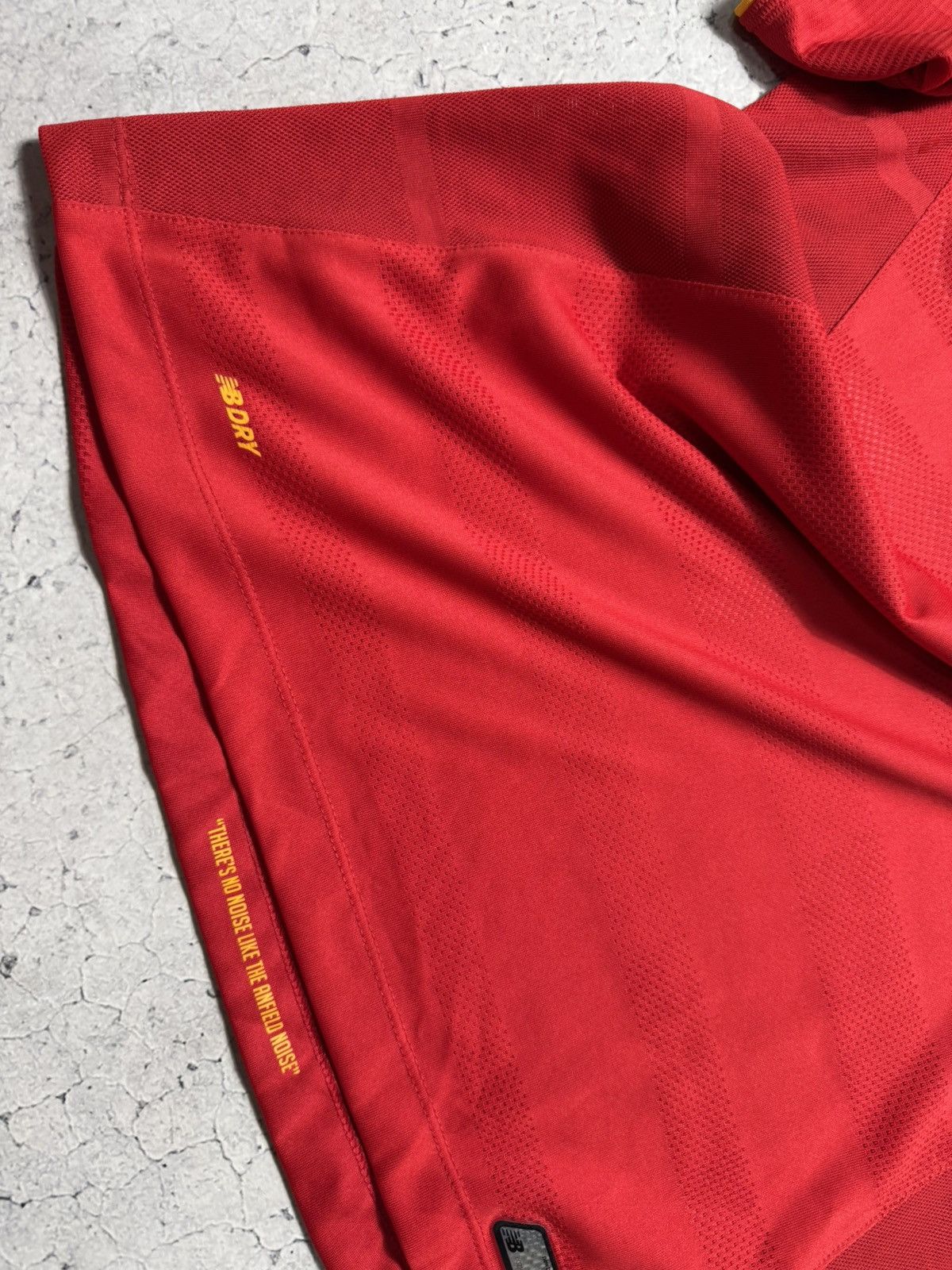 New Balance New Balance FC Liverpool 2016/2017 Vintage Soccer Jersey Size US M / EU 48-50 / 2 - 6 Thumbnail