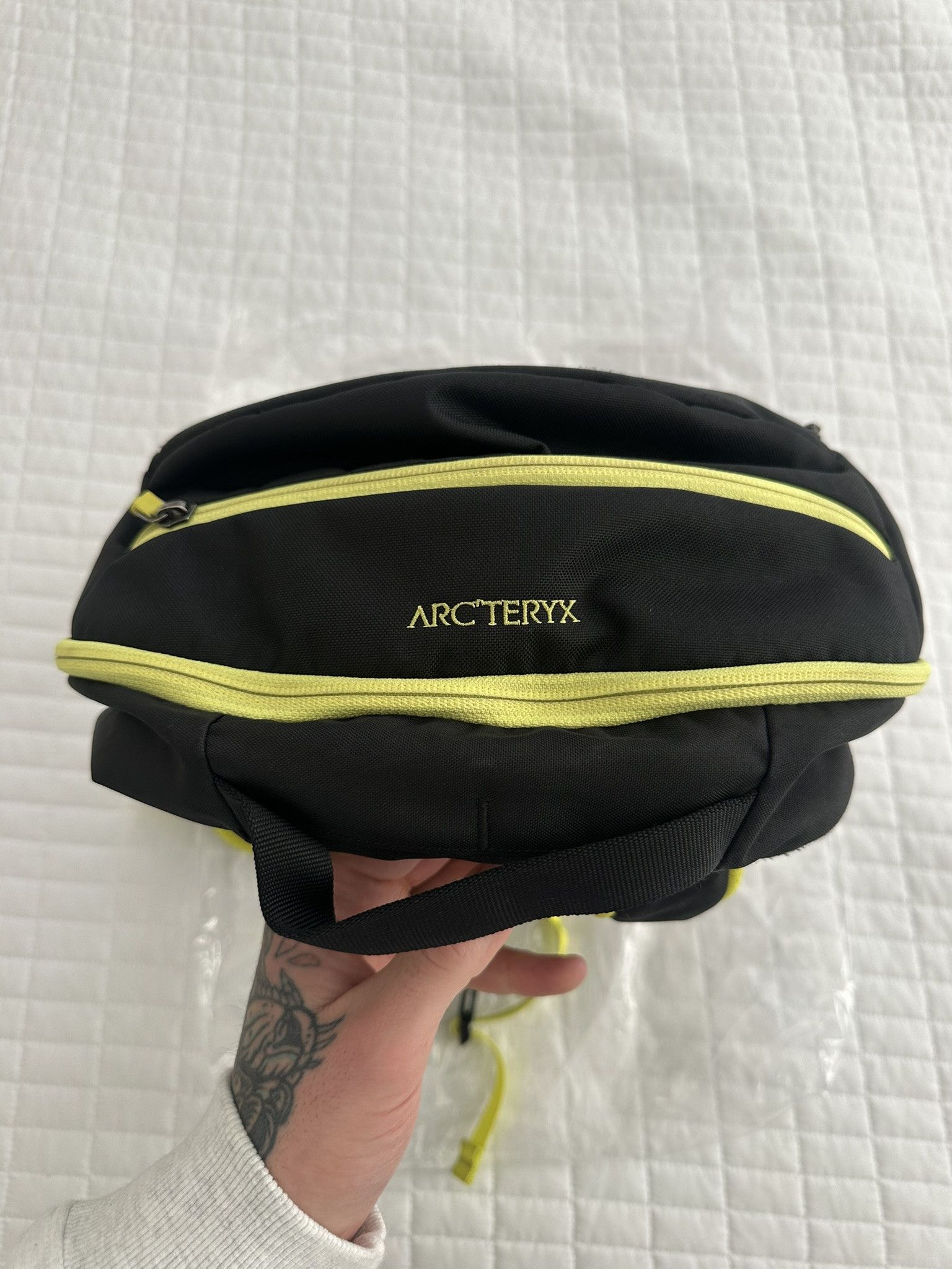 Arc'teryx RARE Arc'teryx Mantis 26L Backpack Black / Olive Moss Size 26 - 11 Thumbnail