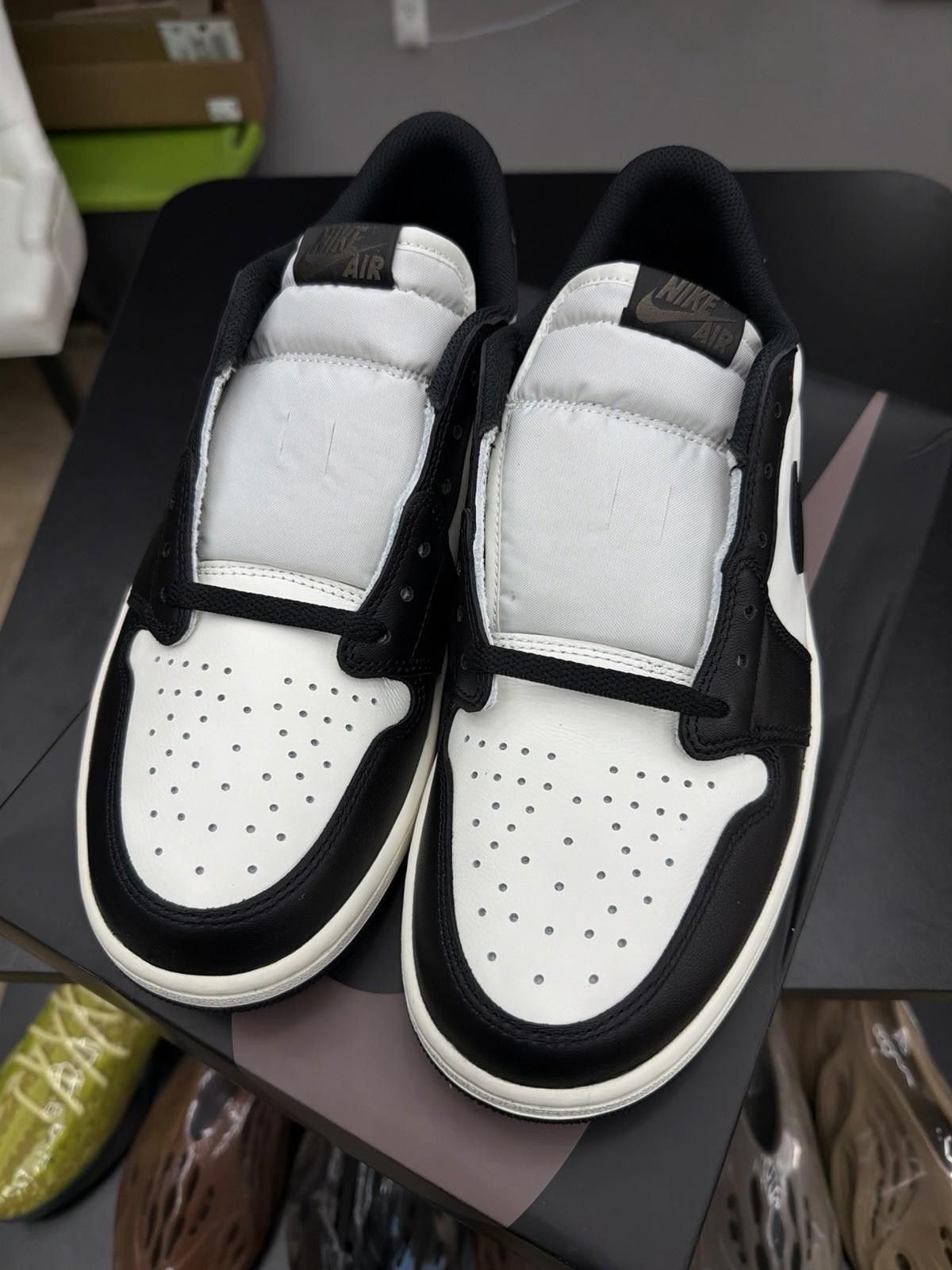 Nike Jordan 1 Retro Low OG Mocha CZ0790-102 Size 12 Brand New Size US 12 / EU 45 - 8 Thumbnail