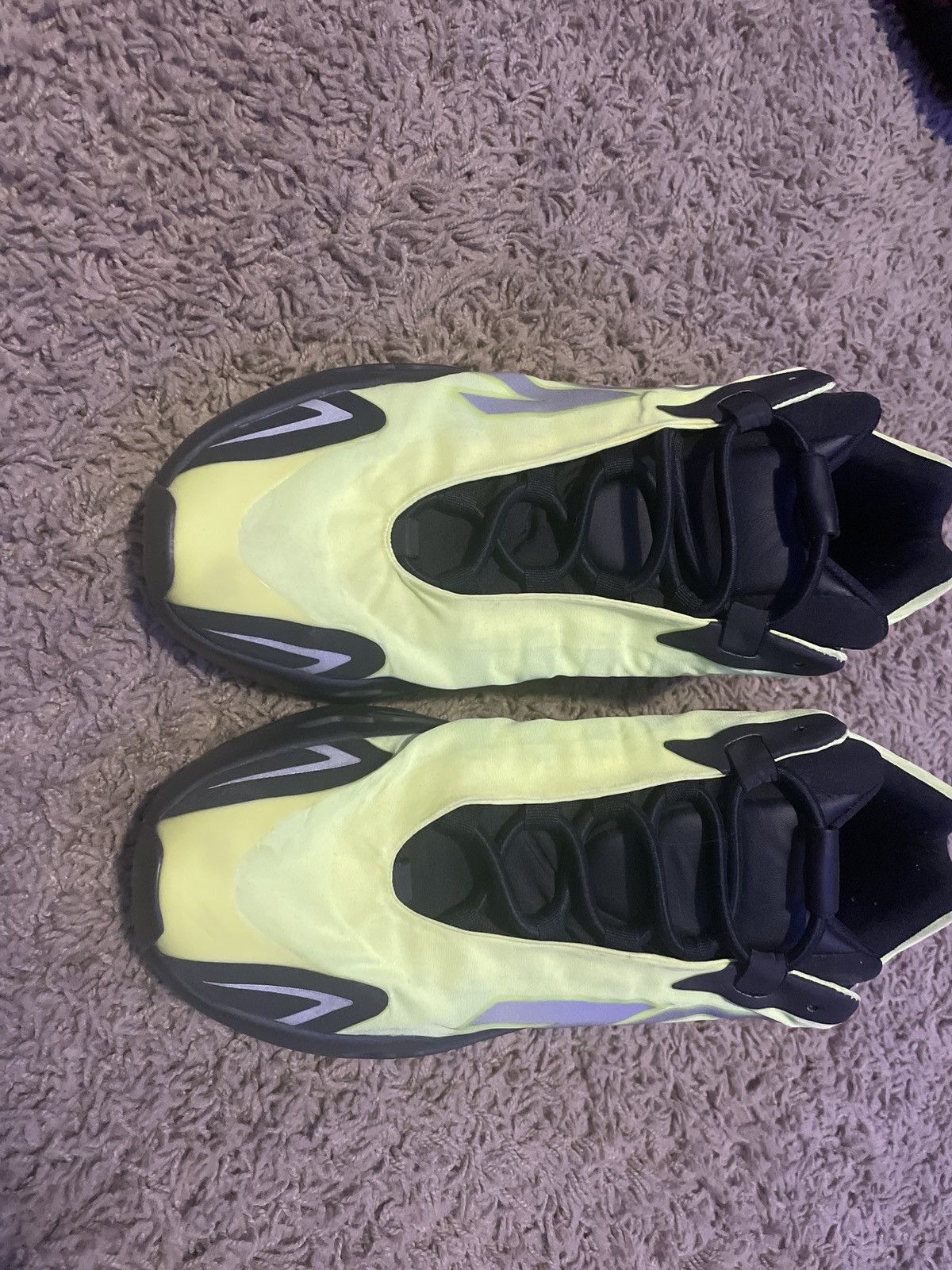 Adidas × Yeezy Yeezy 700 NMVM phosphor Size US 11 / EU 44 - 2 Thumbnail