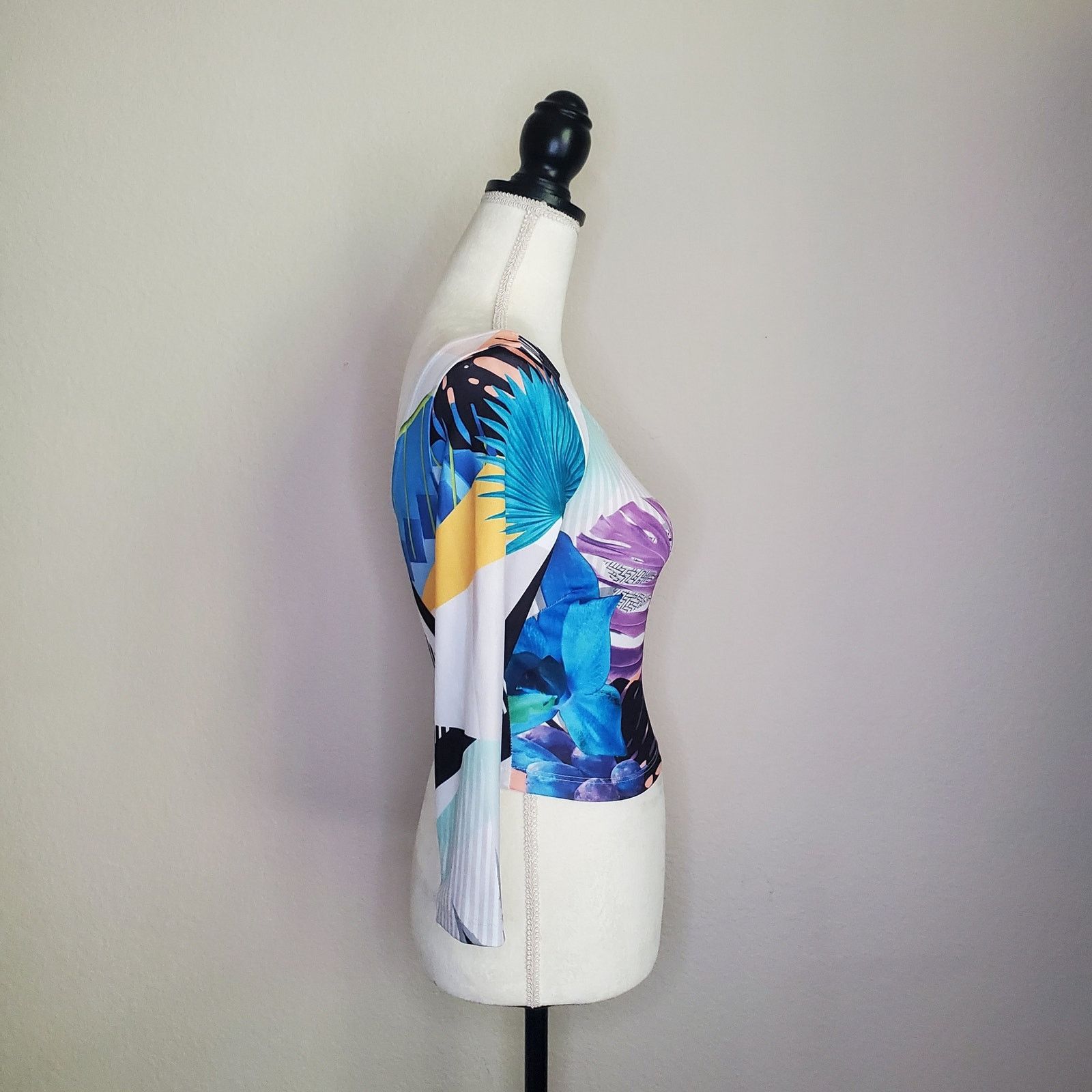 Bebe Bebe Tropical Bodycon Crop Top XS Size XS / US 0-2 / IT 36-38 - 4 Thumbnail