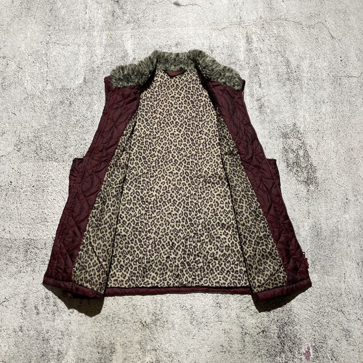 Japanese Brand 2000s Ramlossa Puffer Inner Leopard Motif Vest Red Lgb Size US L / EU 52-54 / 3 - 3 Thumbnail