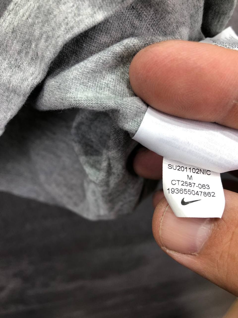 Nike × Vintage Nike Womens Sportswear Essential T-Shirt Centr Logo Swoosh Size M / US 6-8 / IT 42-44 - 9 Thumbnail