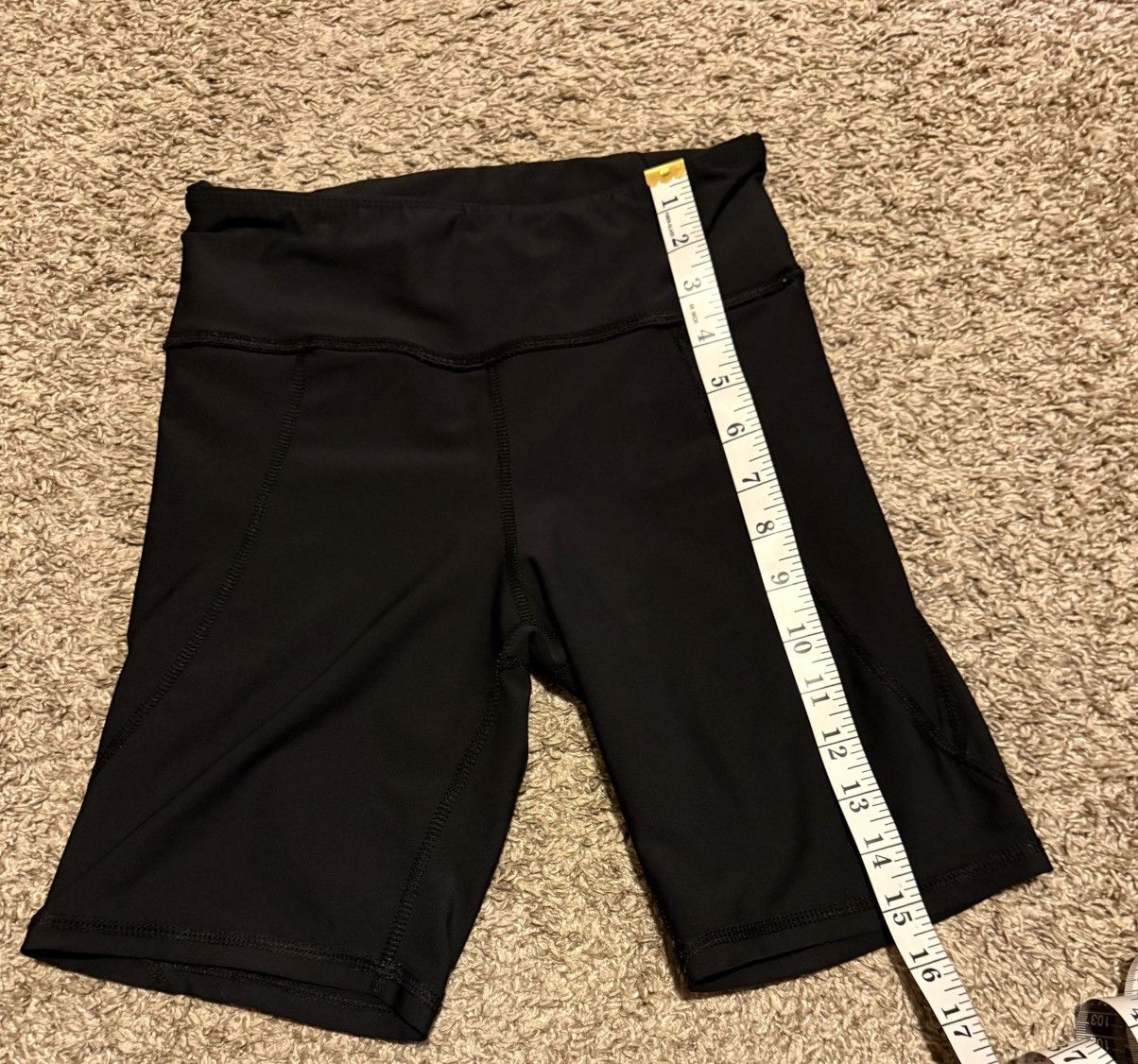 Old Navy Old Navy Active Black High-Waisted Biker Shorts – Women’s Size 25" / US 0 / IT 36 - 4 Thumbnail