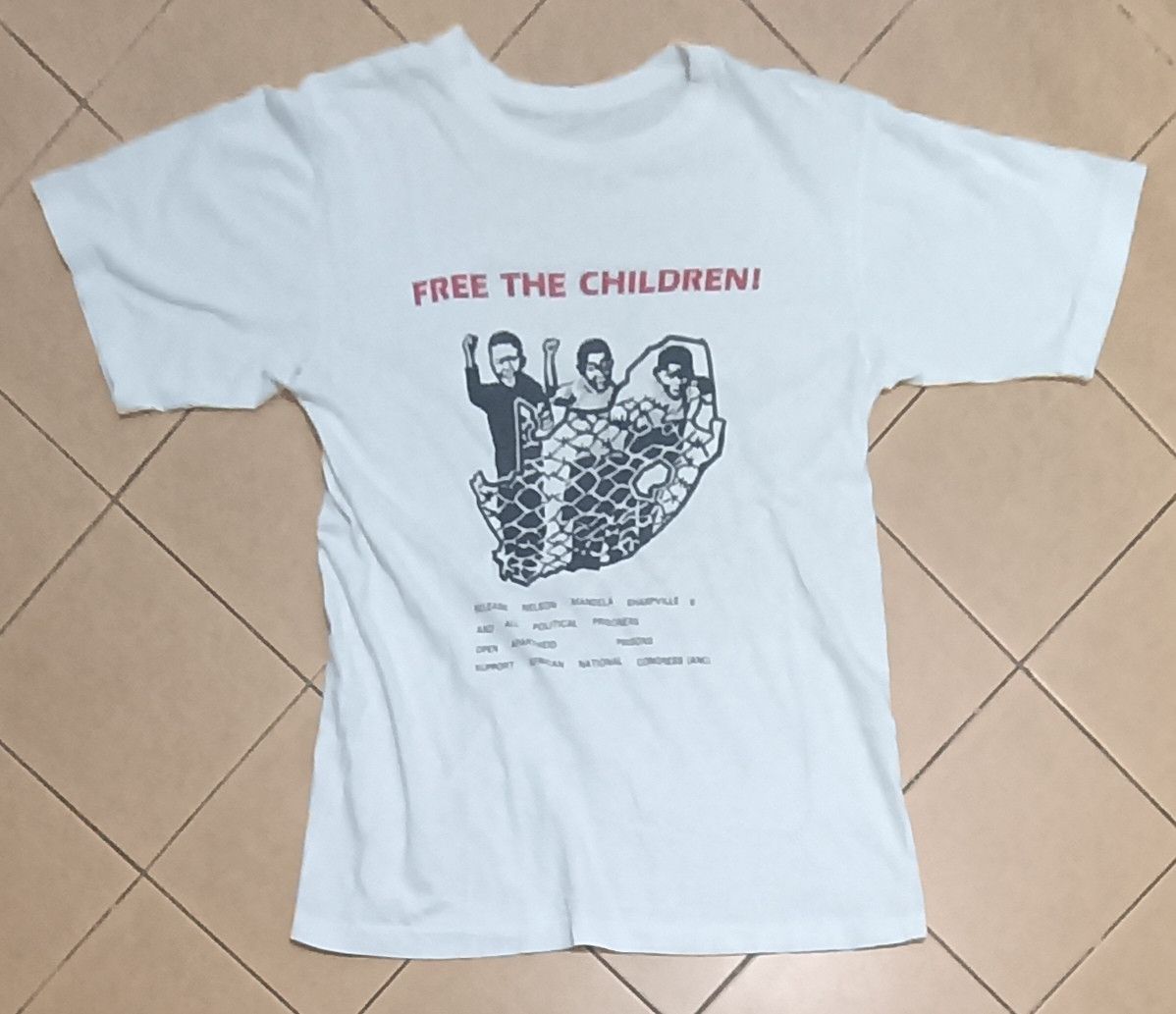 Vintage VINTAGE 80s NELSON MANDELA SHIRT Size US M / EU 48-50 / 2 - 2 Thumbnail