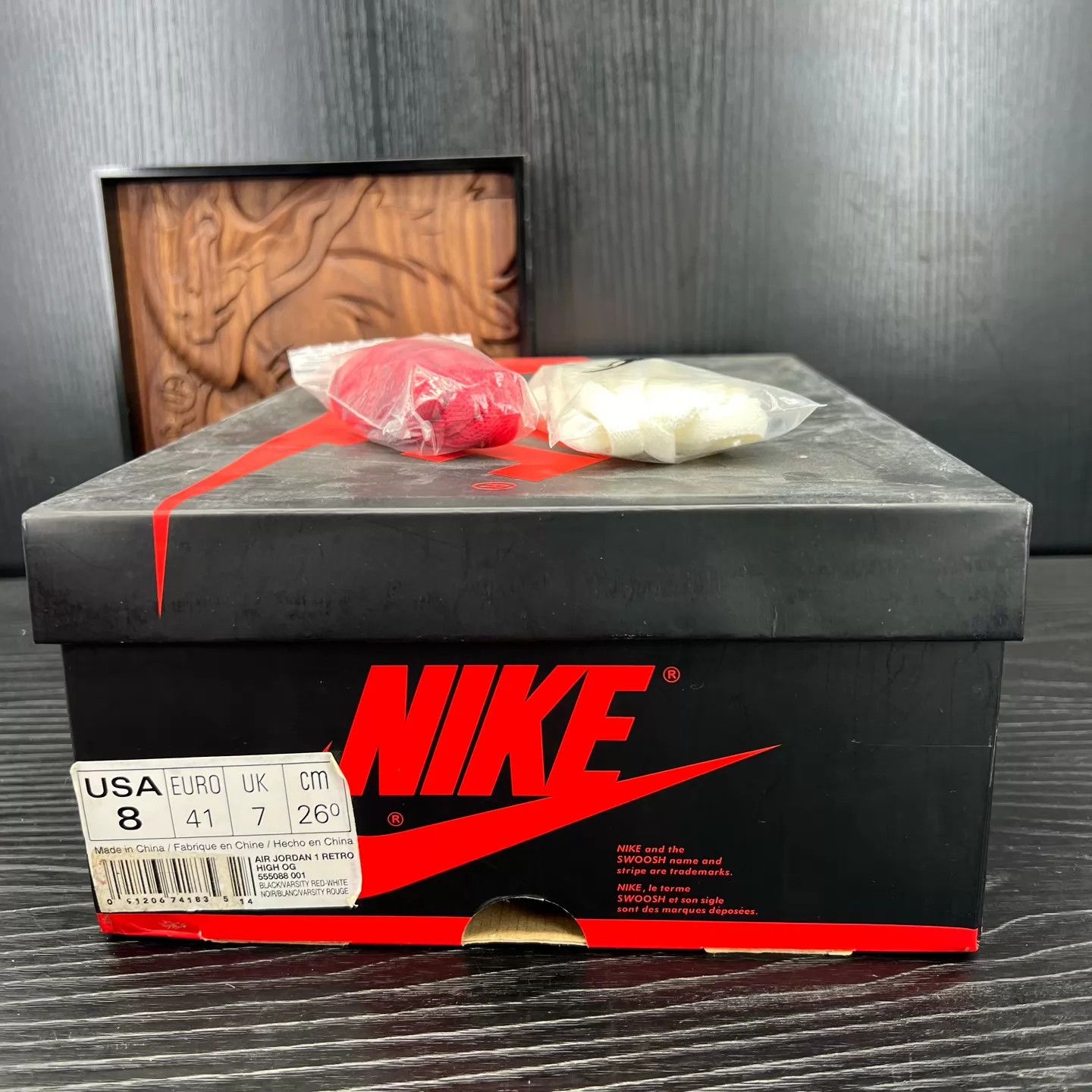 Nike AJ1 Banned 16re 41 Mint CH6943 Size US 8 / EU 41 - 9 Thumbnail