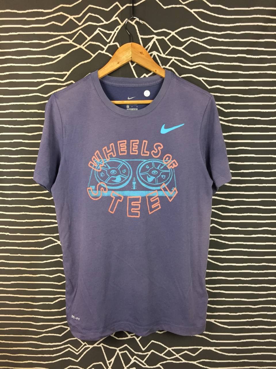 Nike Nike Dri-FIT Wheels of Steel DJ Turntable Graphic Tee Size US M / EU 48-50 / 2 - 1 Thumbnail