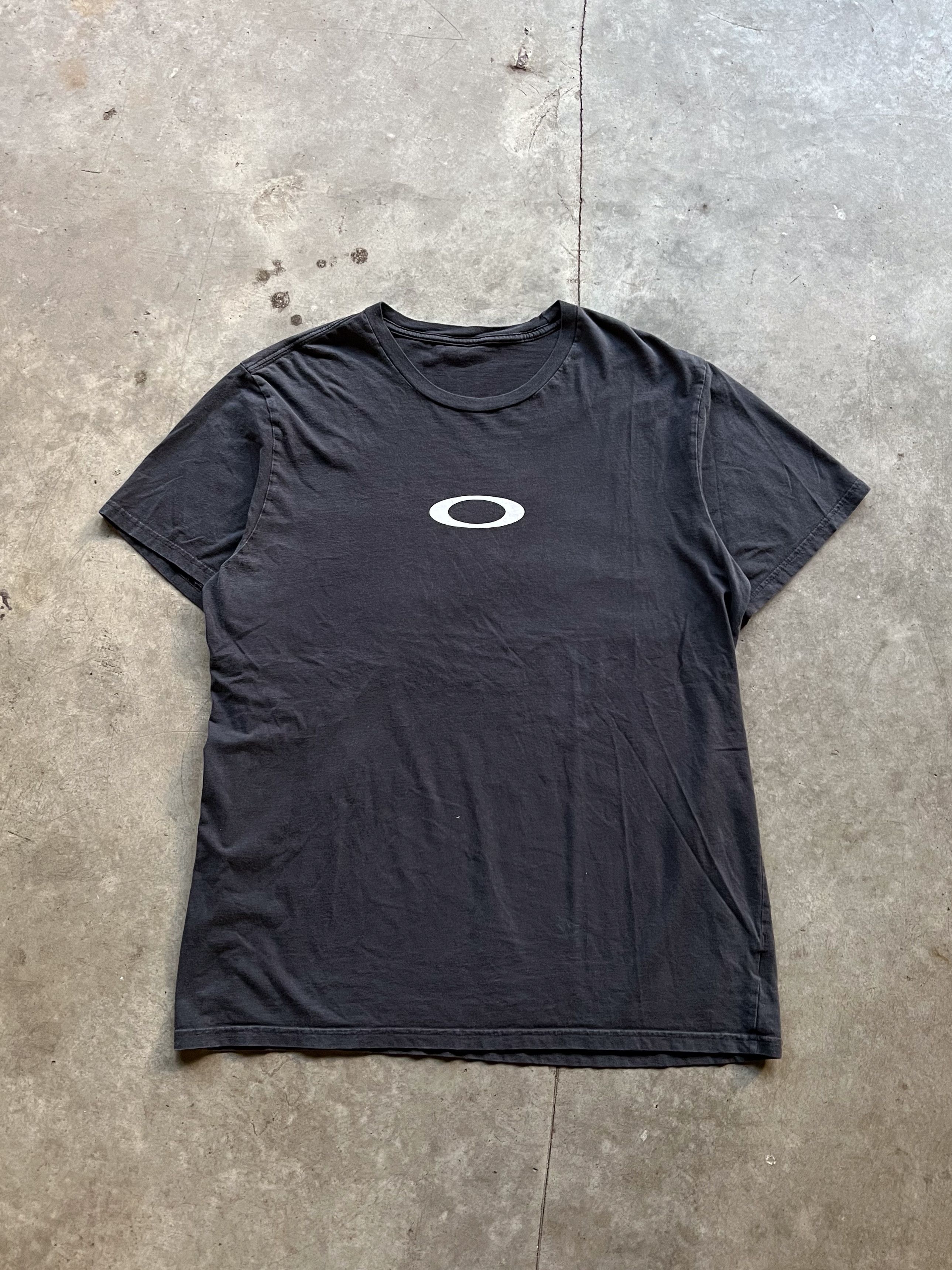 Oakley Center Logo T Shirt | Grailed