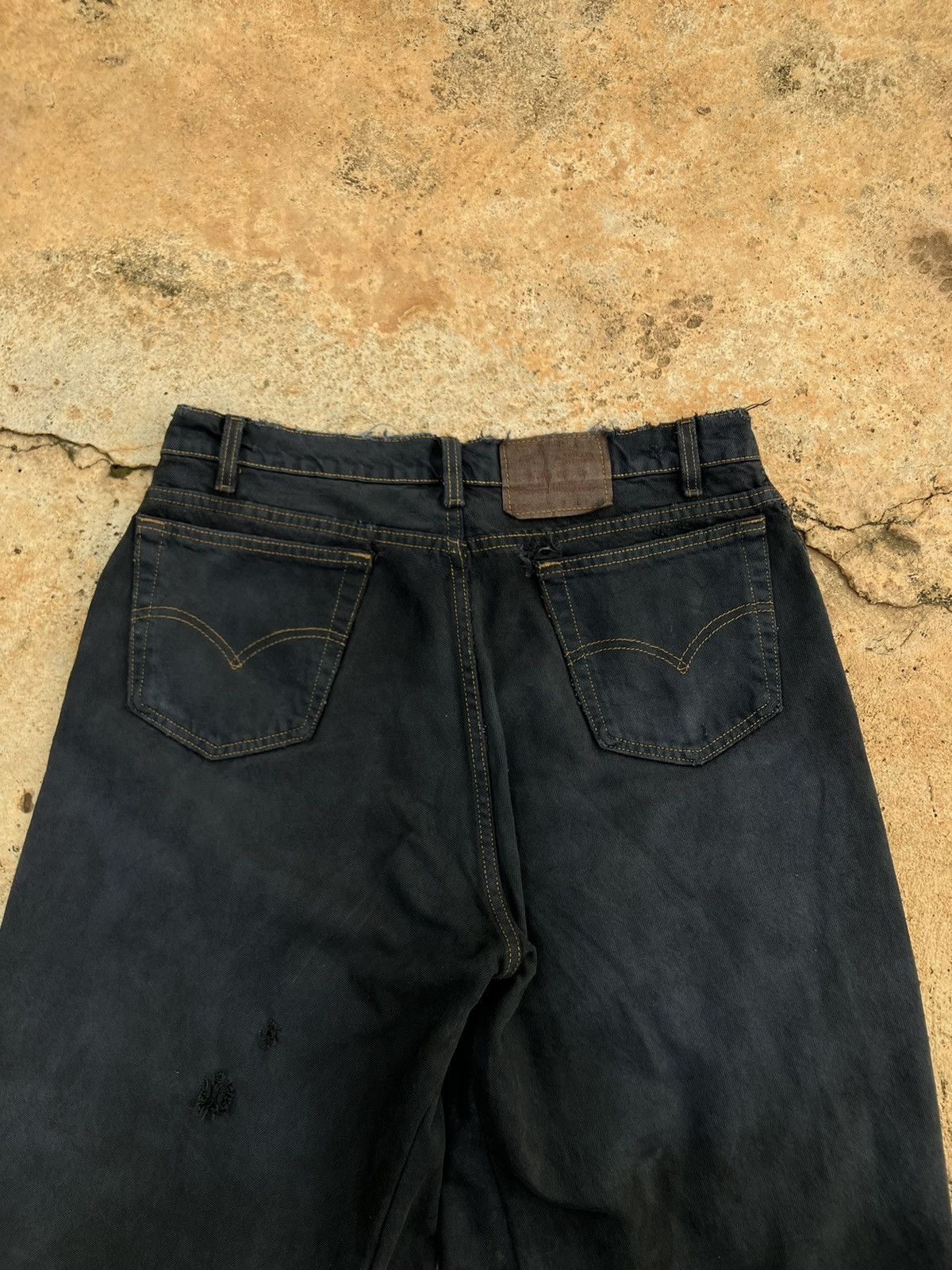 Levi's × Vintage Custom short 4/5. (Vintage Levi’s 560.)🧛🏾‍♂️🦇 Made in USA Size US 34 / EU 50 - 3 Thumbnail