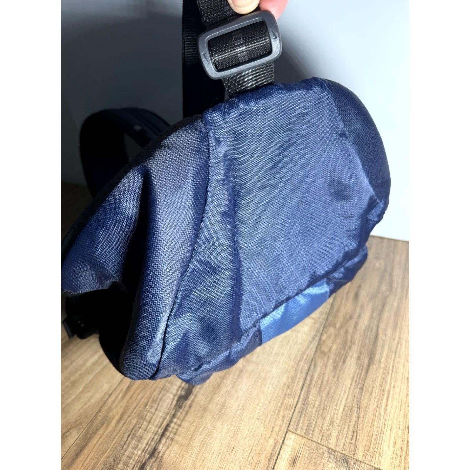 Nike VINTAGE Nike Air Varsity Mono 2 Backpack Bag Sling Shoulder Strap Mens Navy 18” Size ONE SIZE - 7 Thumbnail