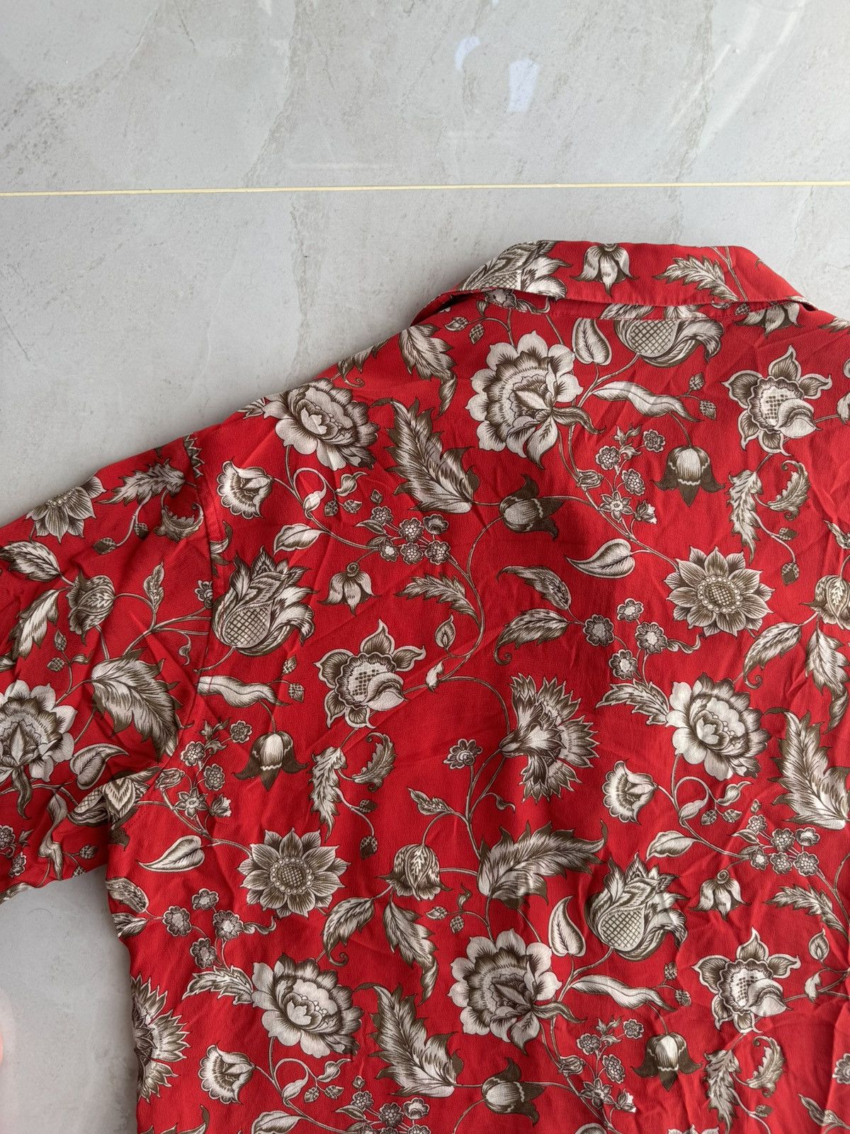 Gucci Gucci SS17 Red Silk Floral Shirt Sz.48 Size US M / EU 48-50 / 2 - 10 Thumbnail