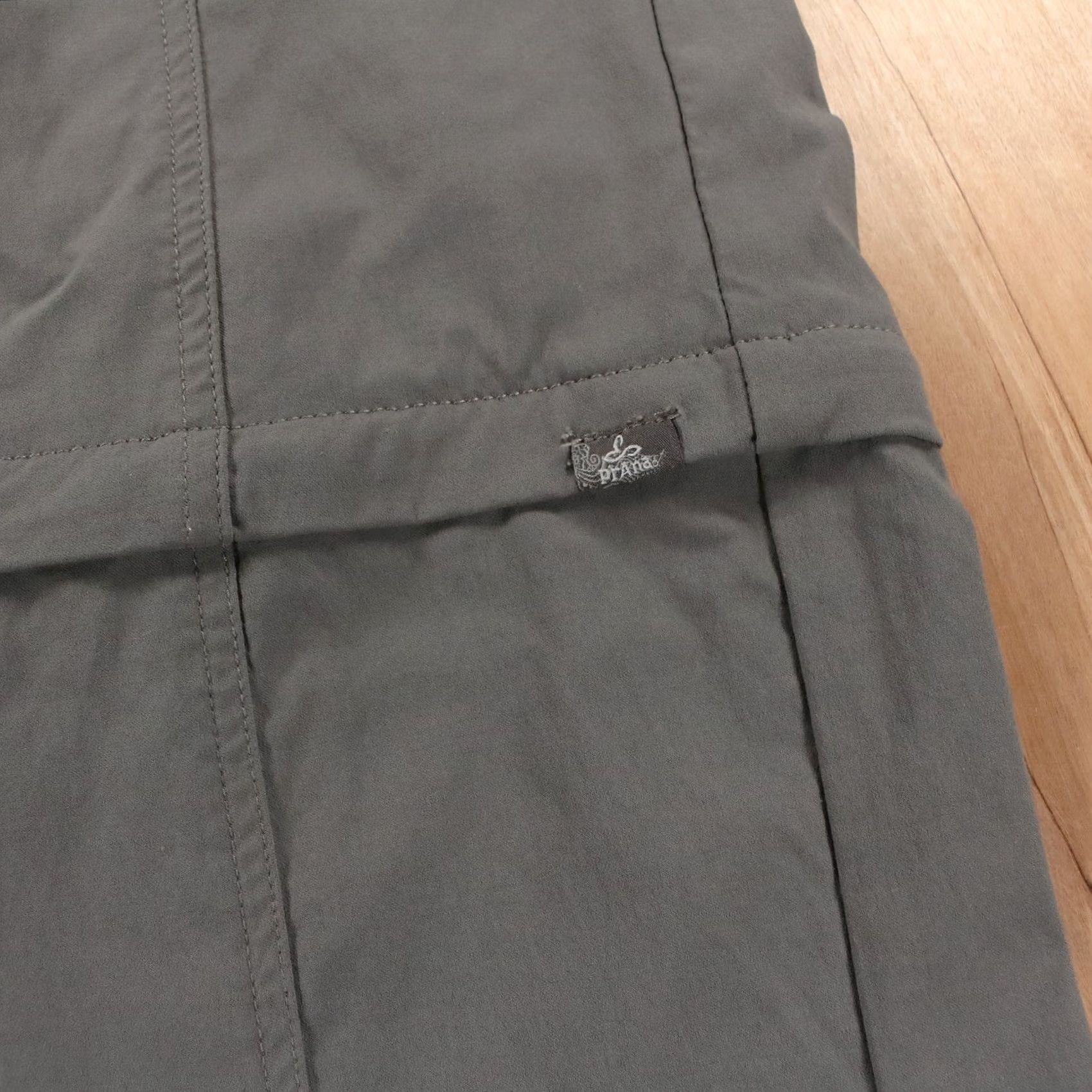 Prana prAna womens cargo flare pants sz 8 stretch nylon climbing Size 30" / US 8 / IT 44 - 3 Thumbnail
