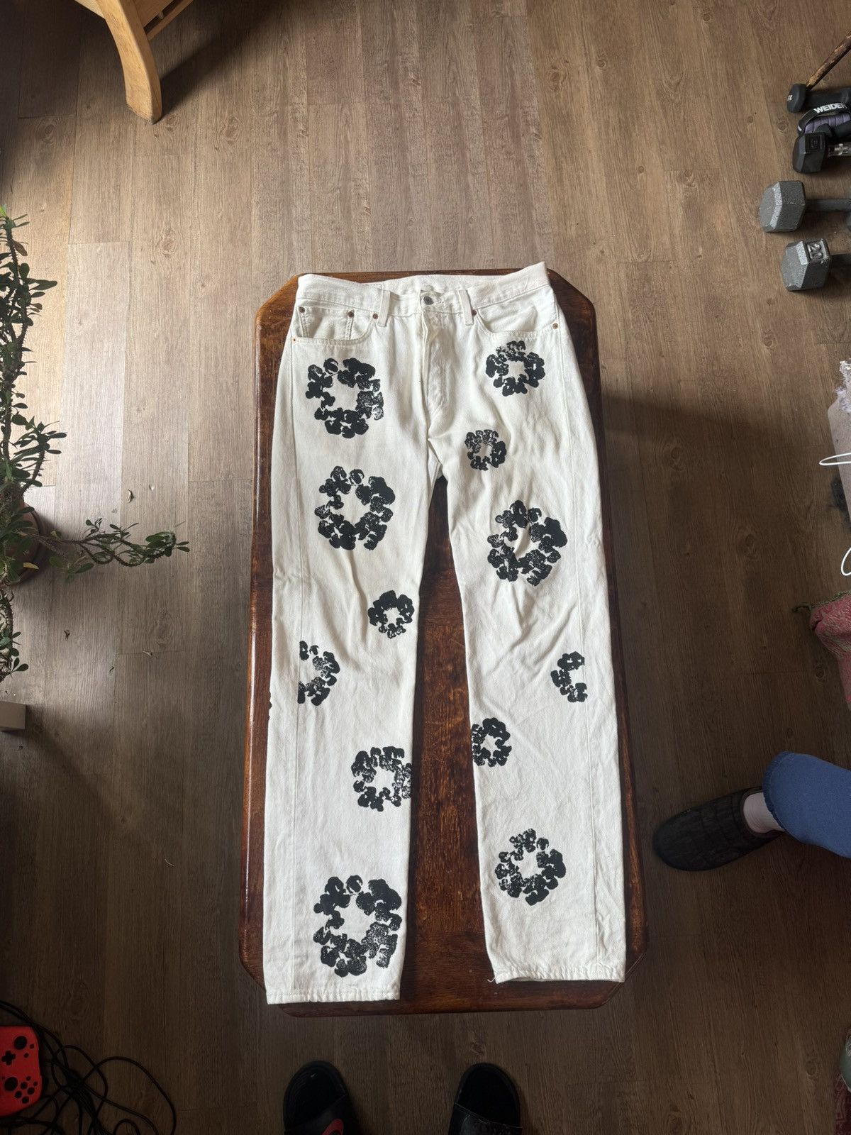 DENIM TEARS × Levi's The Cotton Wreath Jeans White 2022 Size US 34 / EU 50 - 1 Thumbnail