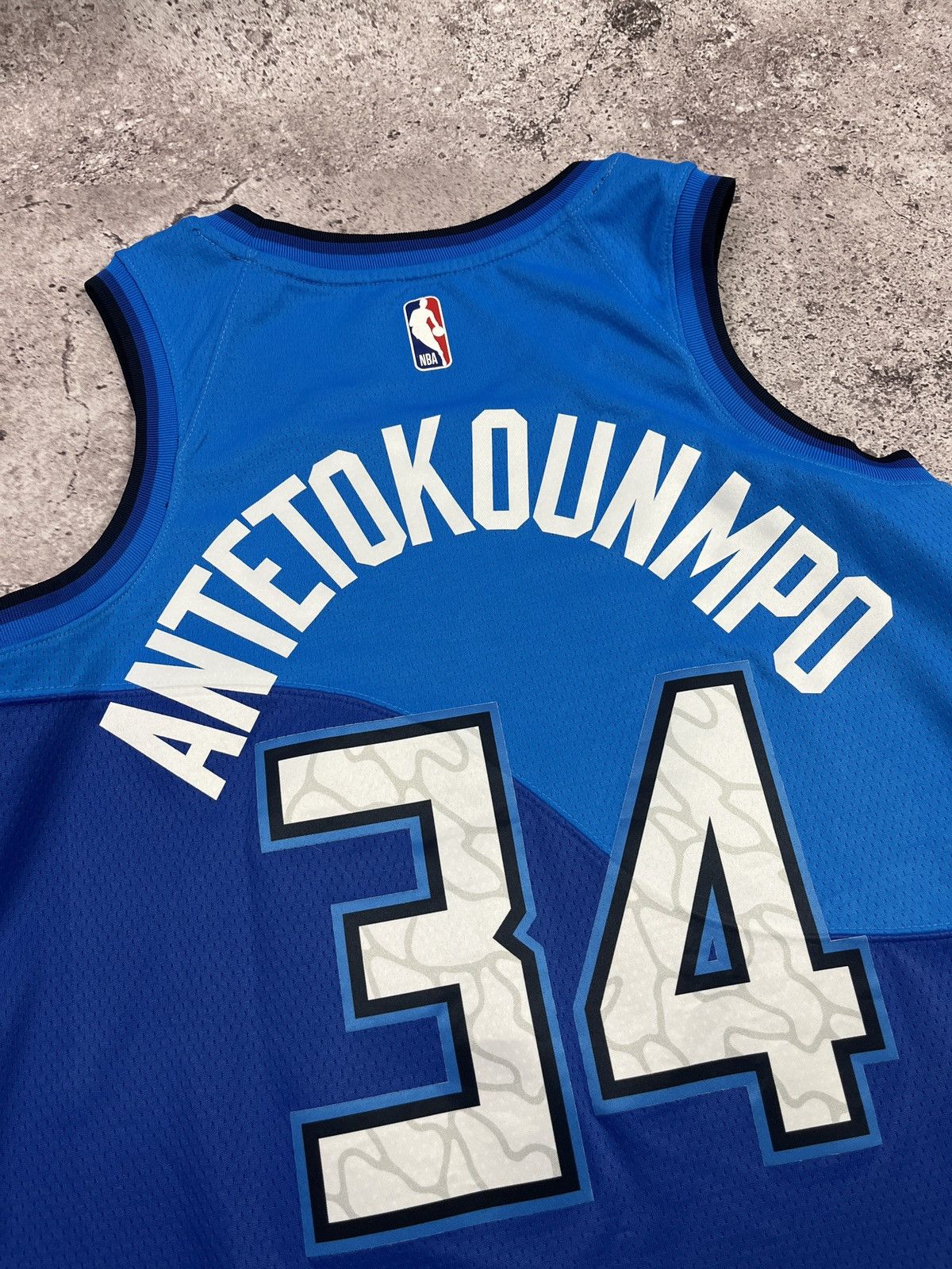 Nike NBA Milwaukee Bucks Giannis Antetokounmpo 34 SwingmanJersey Size US M / EU 48-50 / 2 - 4 Thumbnail